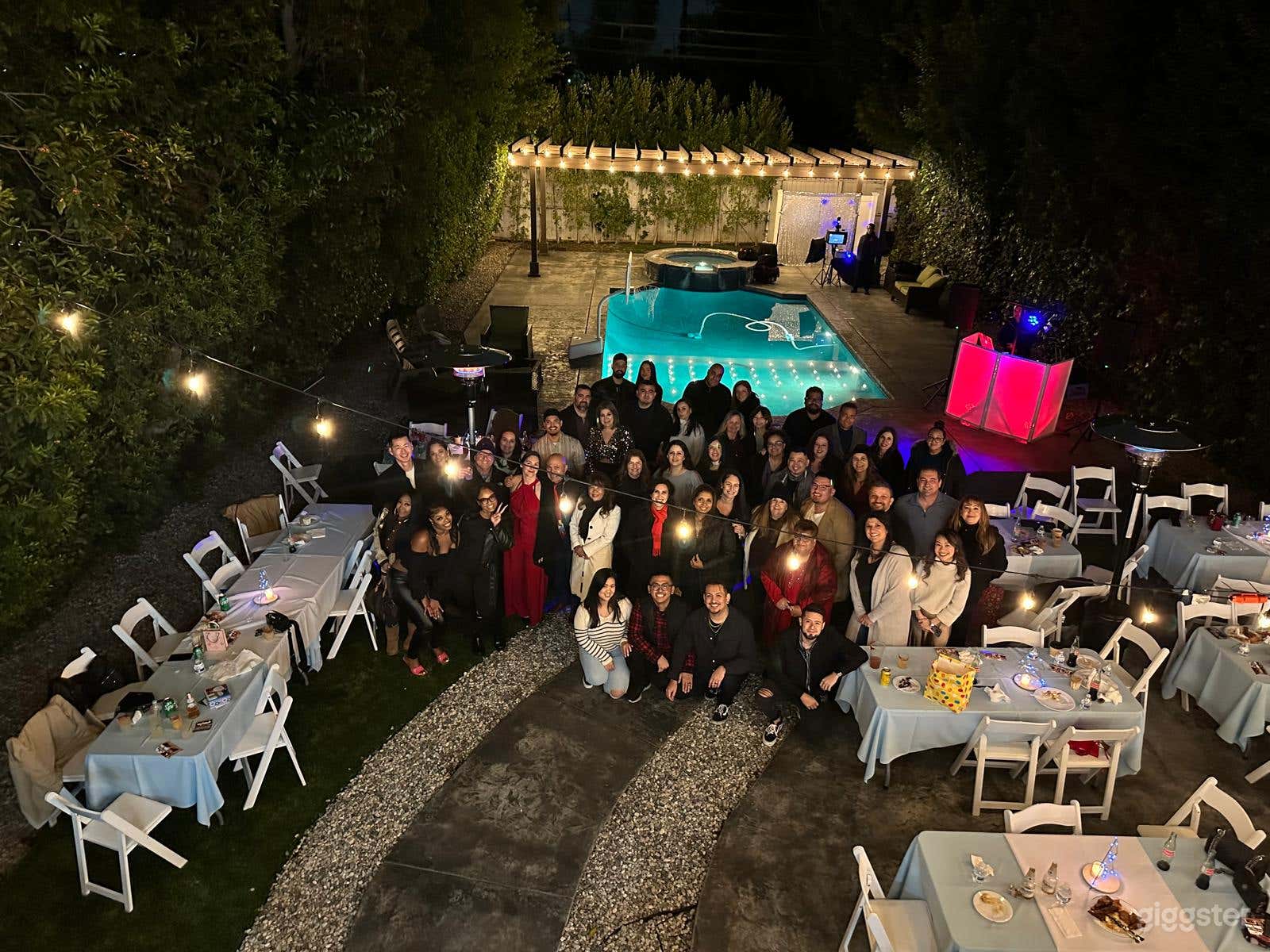 Spacious backyard and pool with jacuzzi. Photo 3
