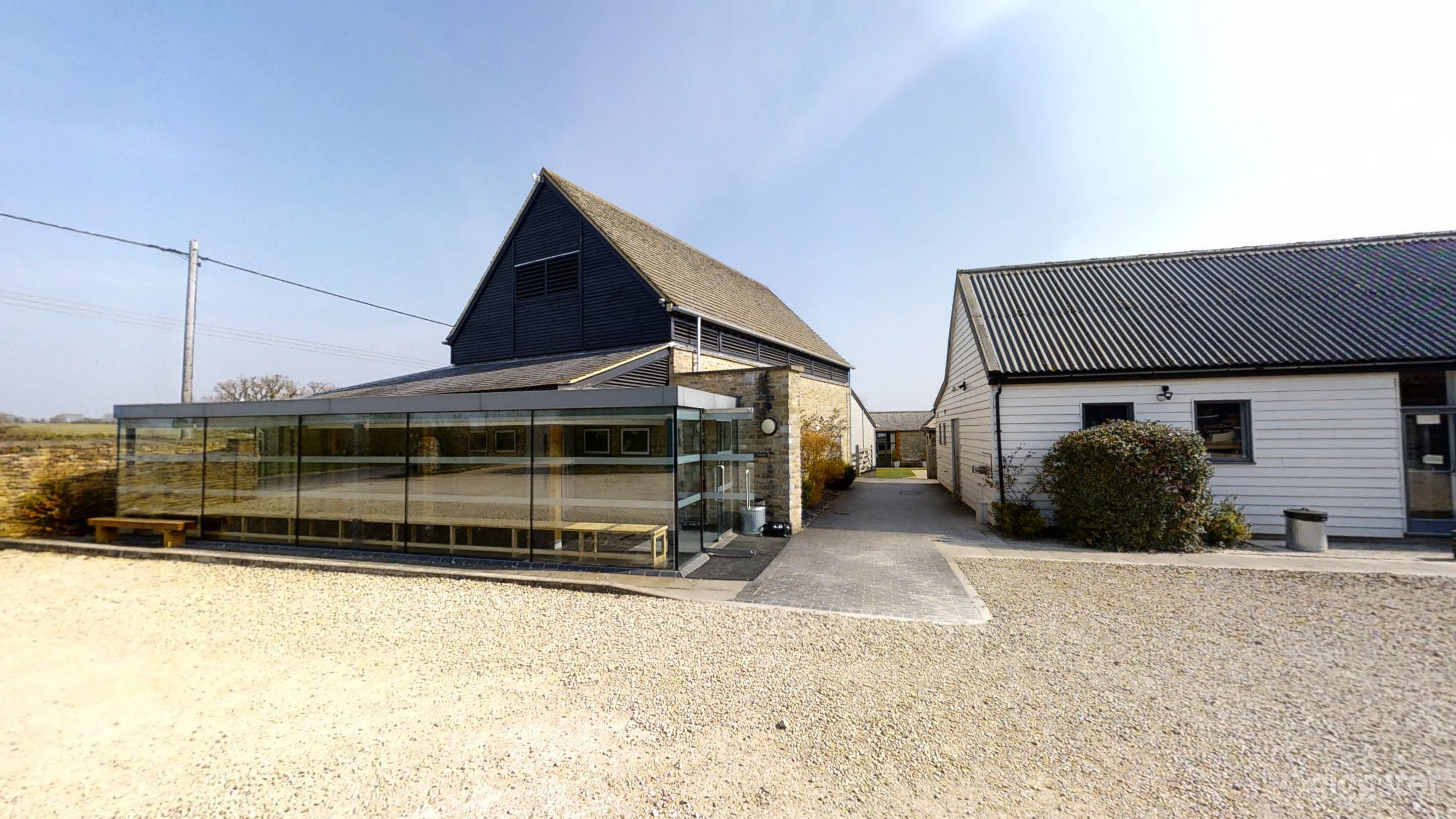 Rehearsal rooms with toilet facilities