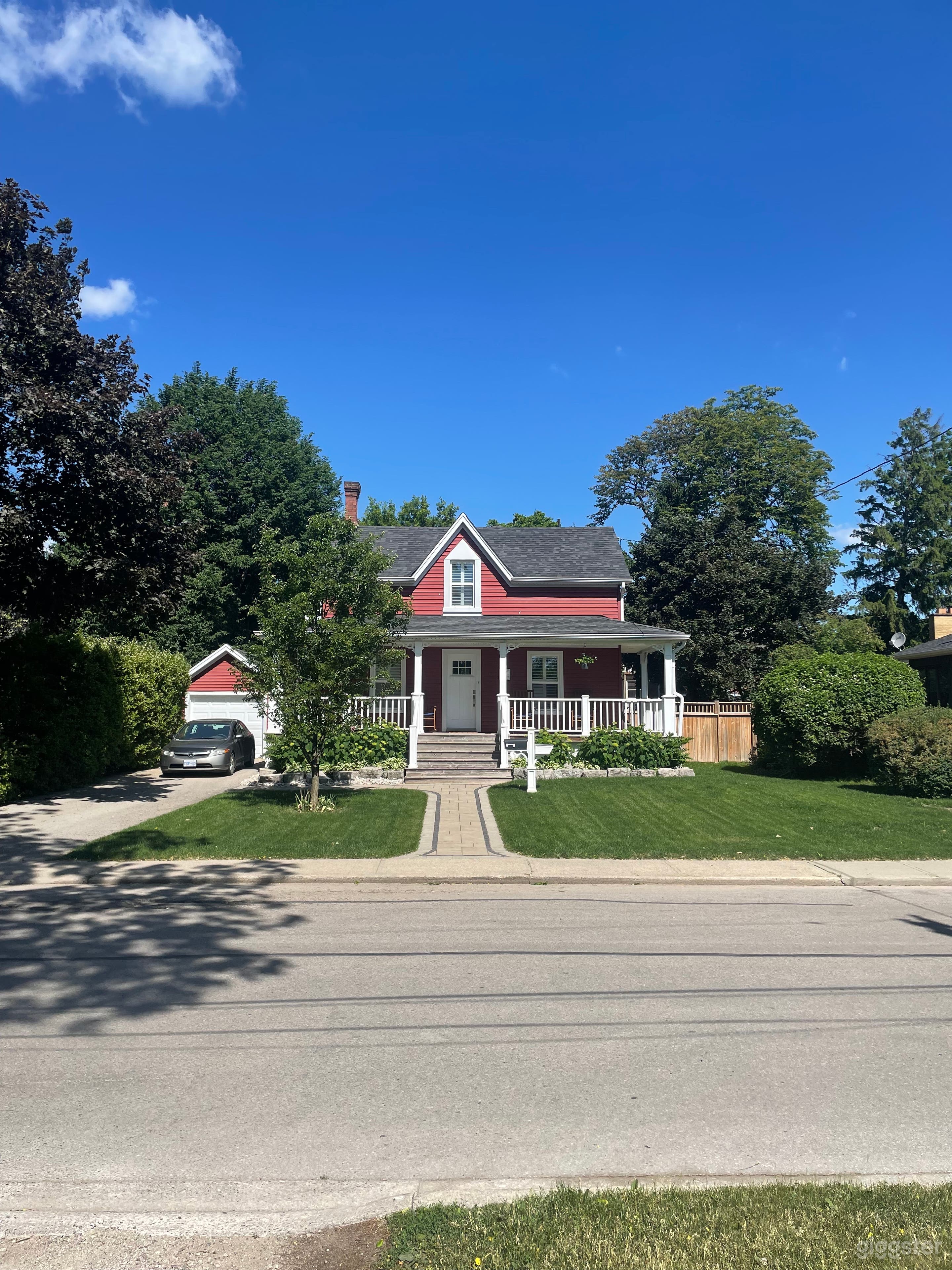 Beautiful Heritage Home in Historic Downtown Area Photo 1
