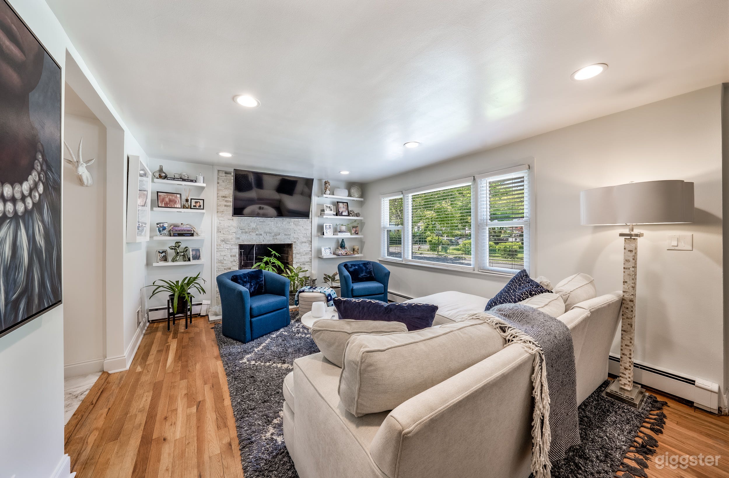 Suburban oasis great for filming &amp; photo shoots! Photo 1