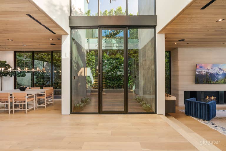  Modern, Resort-Style Home in West Hollywood 