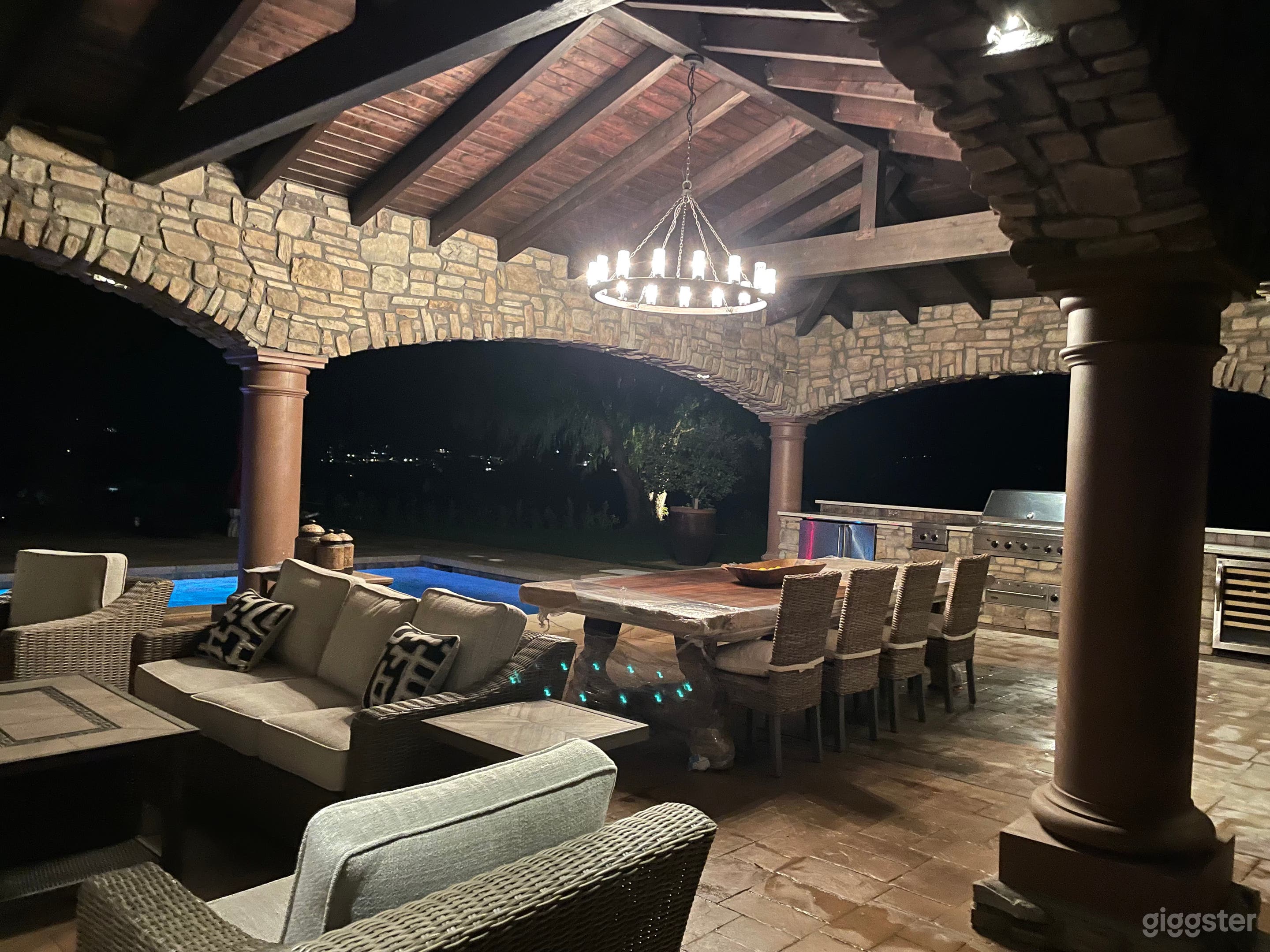 Unique Tuscan Villa with Outdoor kitchen/swim up  Photo 4