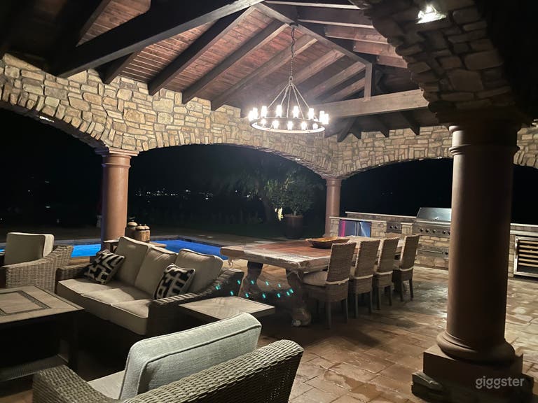  Unique Tuscan Villa with Outdoor kitchen/swim up  