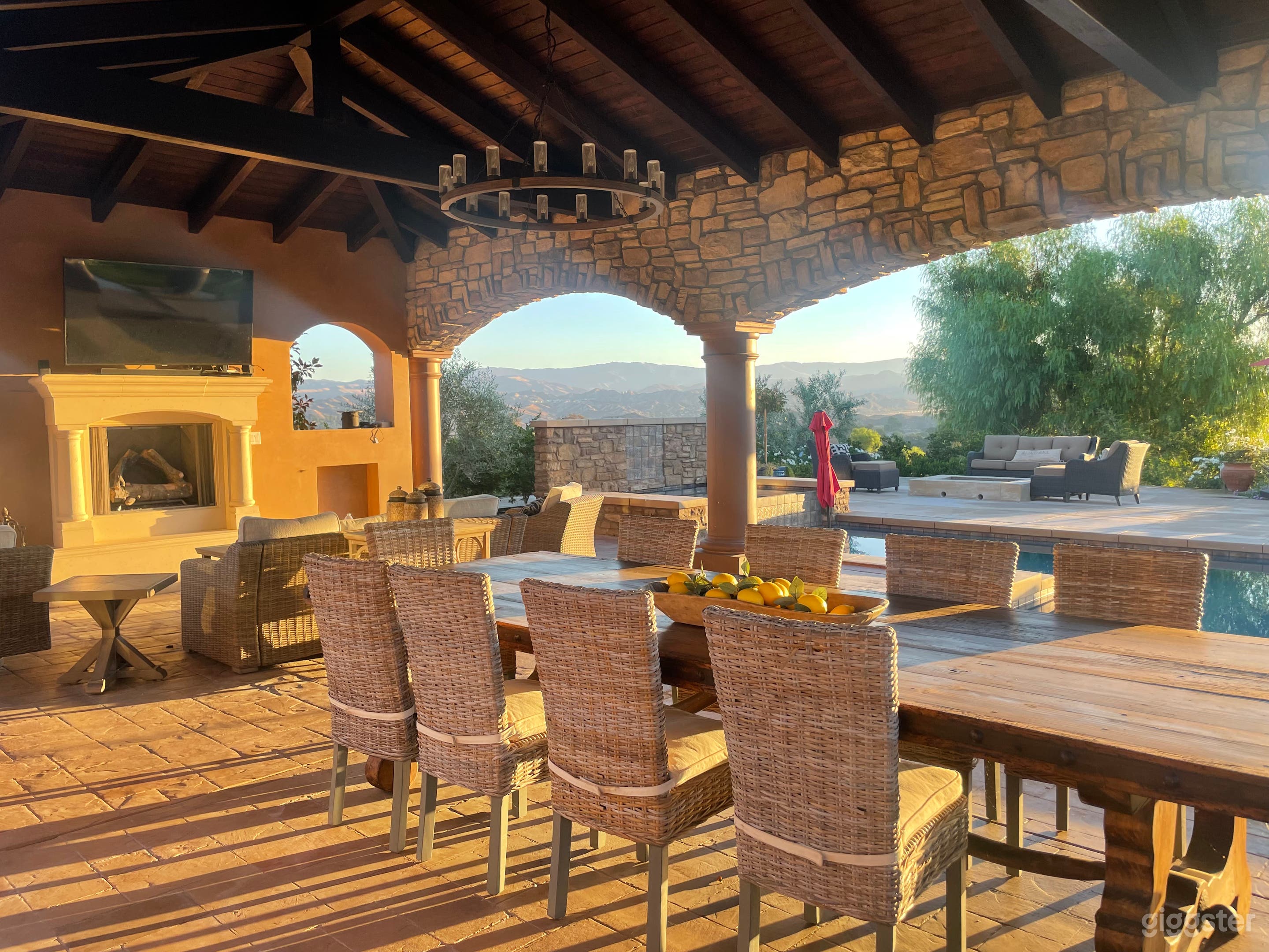 Unique Tuscan Villa with Outdoor kitchen/swim up  Photo 1