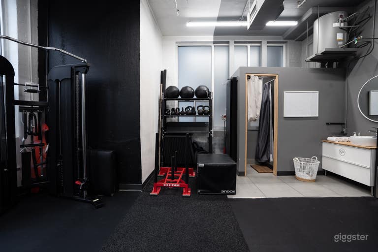  Modern, Bright, Industrial and Open Concept Training Space 