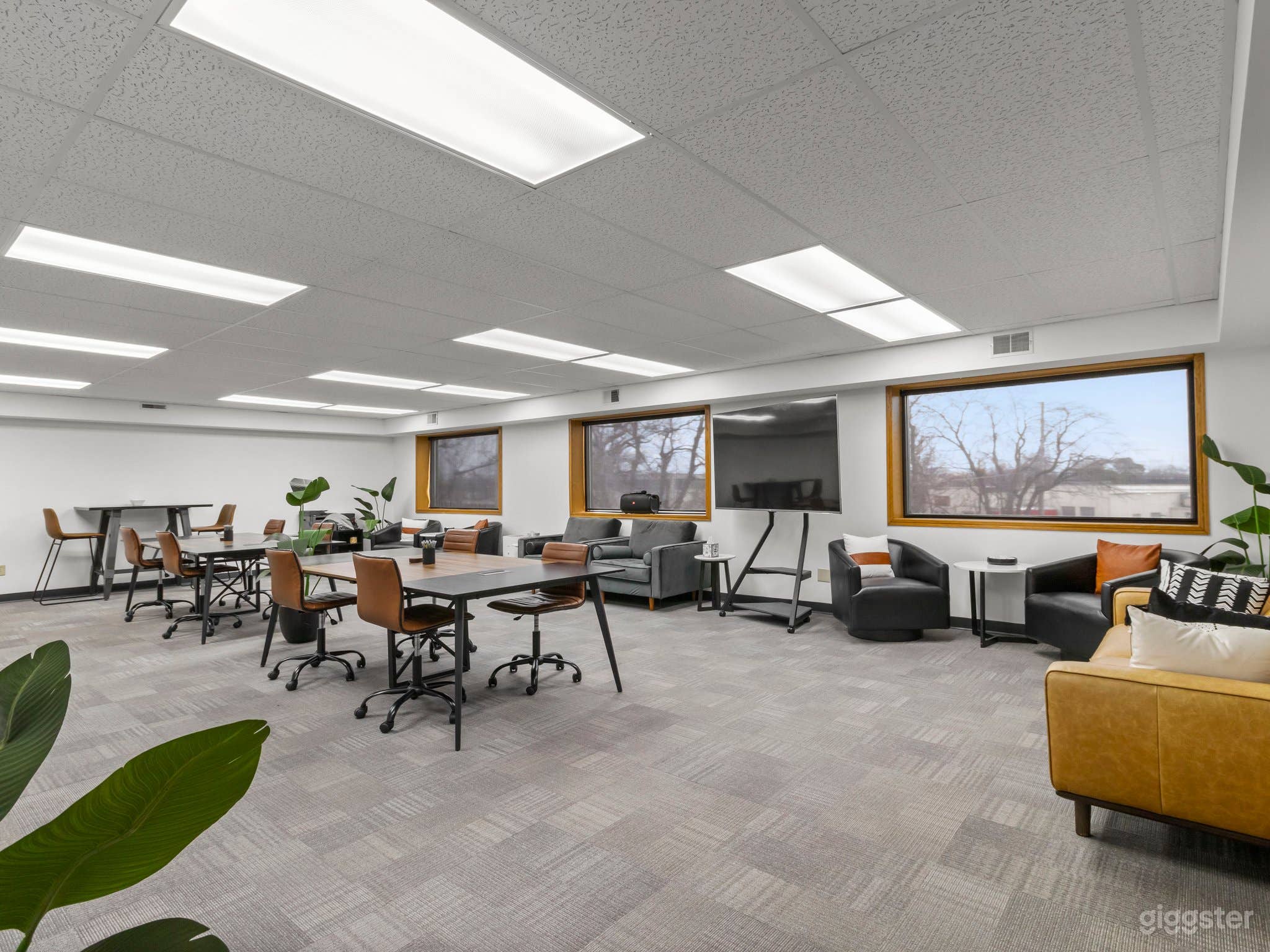Zen Versatile Gathering Space Photo 1