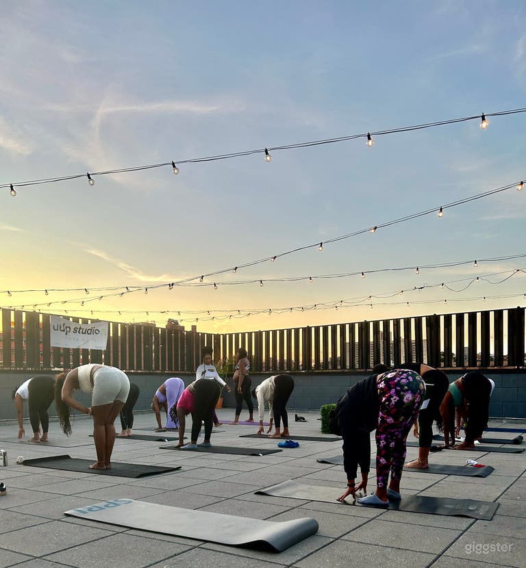  Cozy Rooftop Space and Active Event Studio 