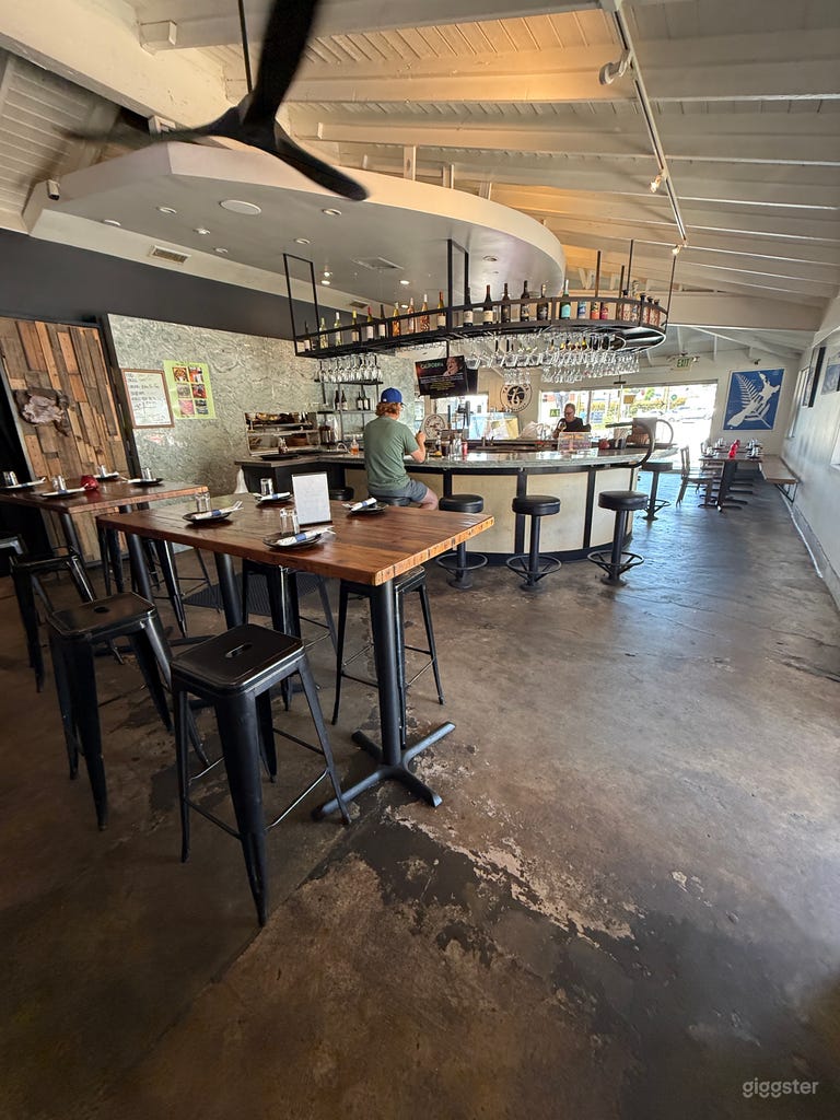  Bistrot de fruits de mer moderne et cinématographique avec bar en marbre 