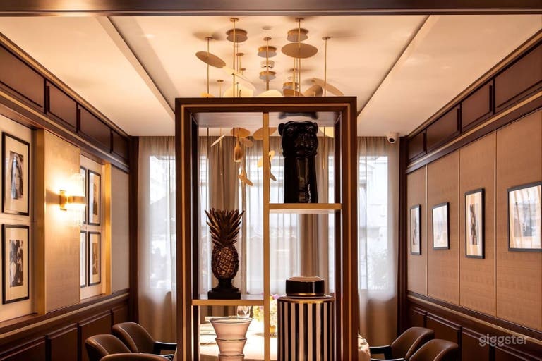  The Gallery: A Masterclass in Milanese Elegance 