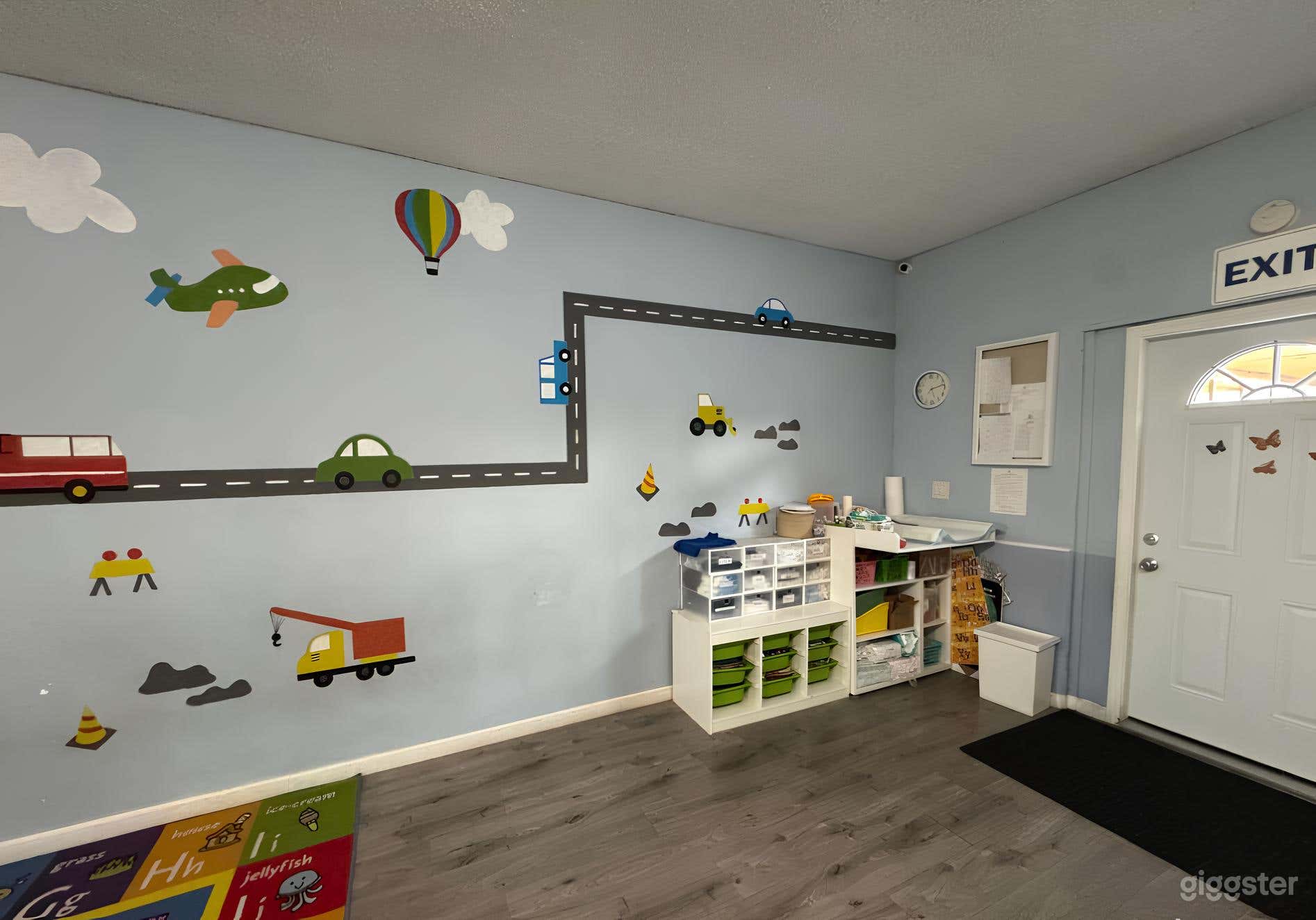 Welcoming and Vibrant Classroom Photo 2