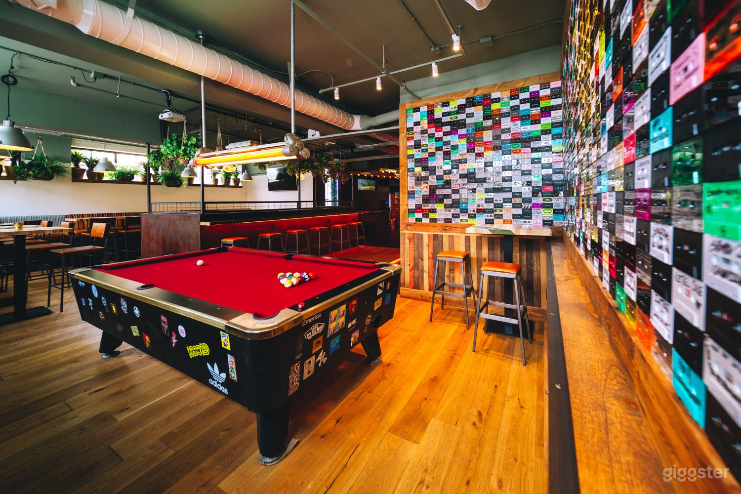 The Exquisite Social House Toronto Photo 3