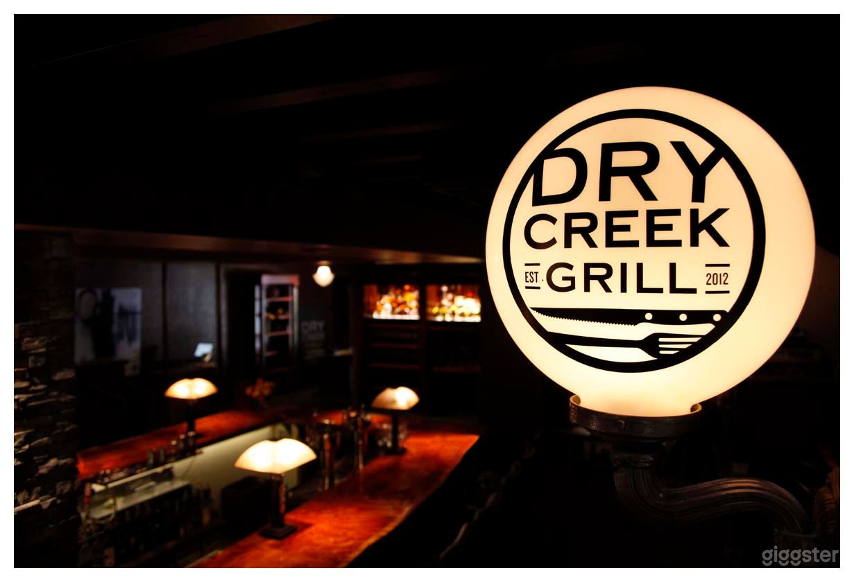 A Delightful venue for dinner with front patio Photo 3