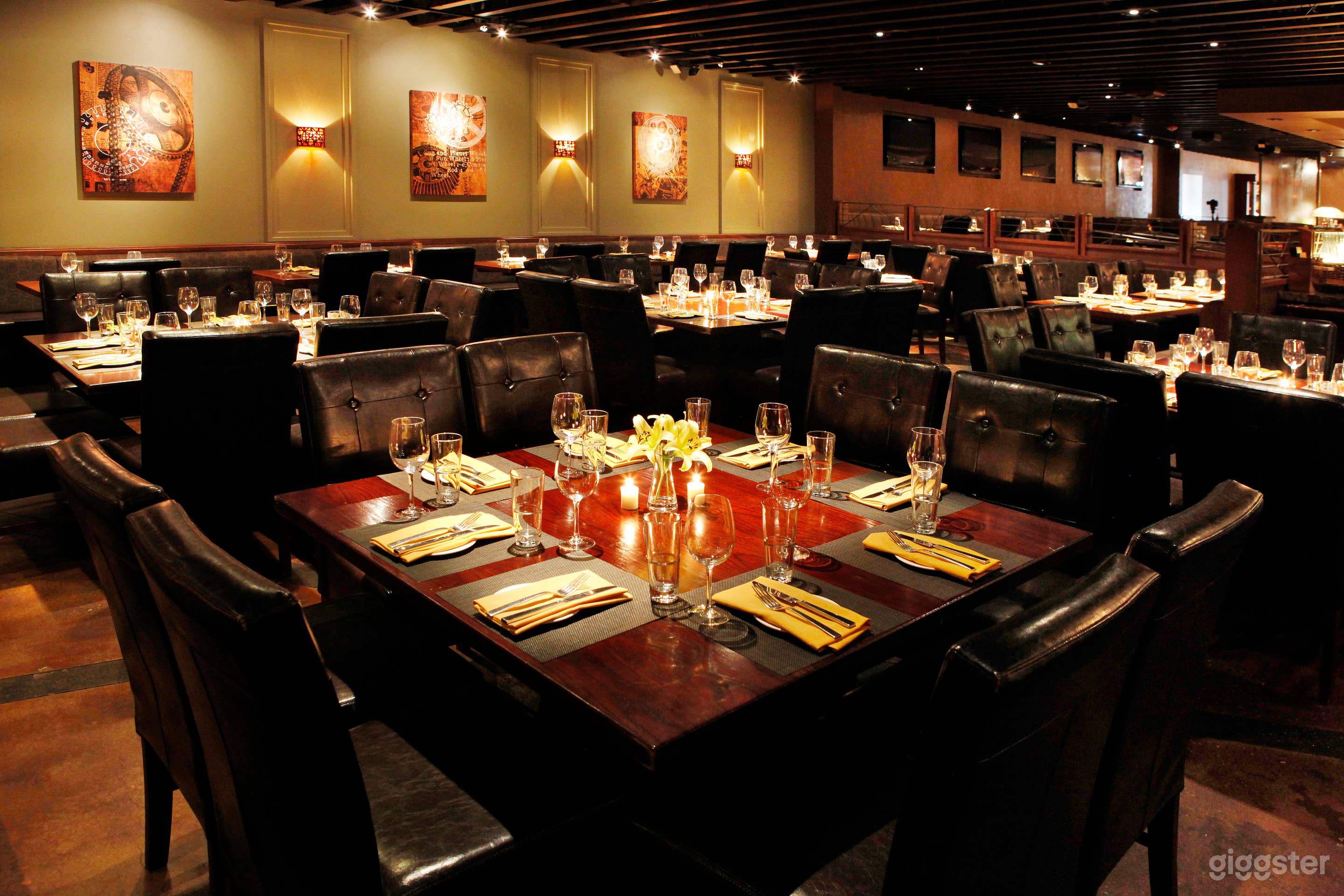 A Delightful venue for dinner with front patio Photo 2