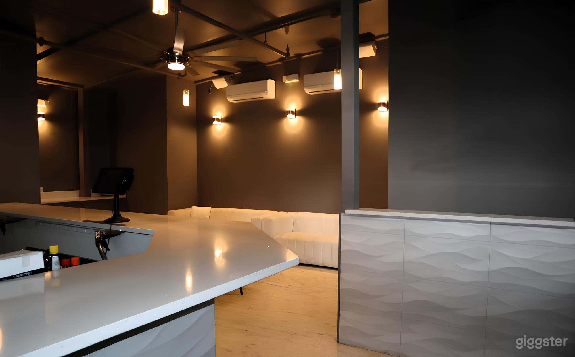 Skybox Lounge with Mezzanine Photo 3