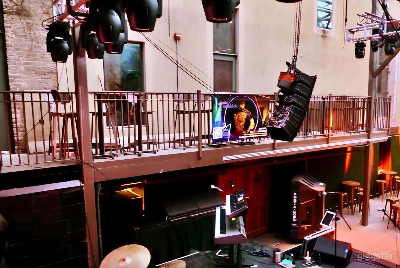 Skybox Lounge with Mezzanine Photo 4