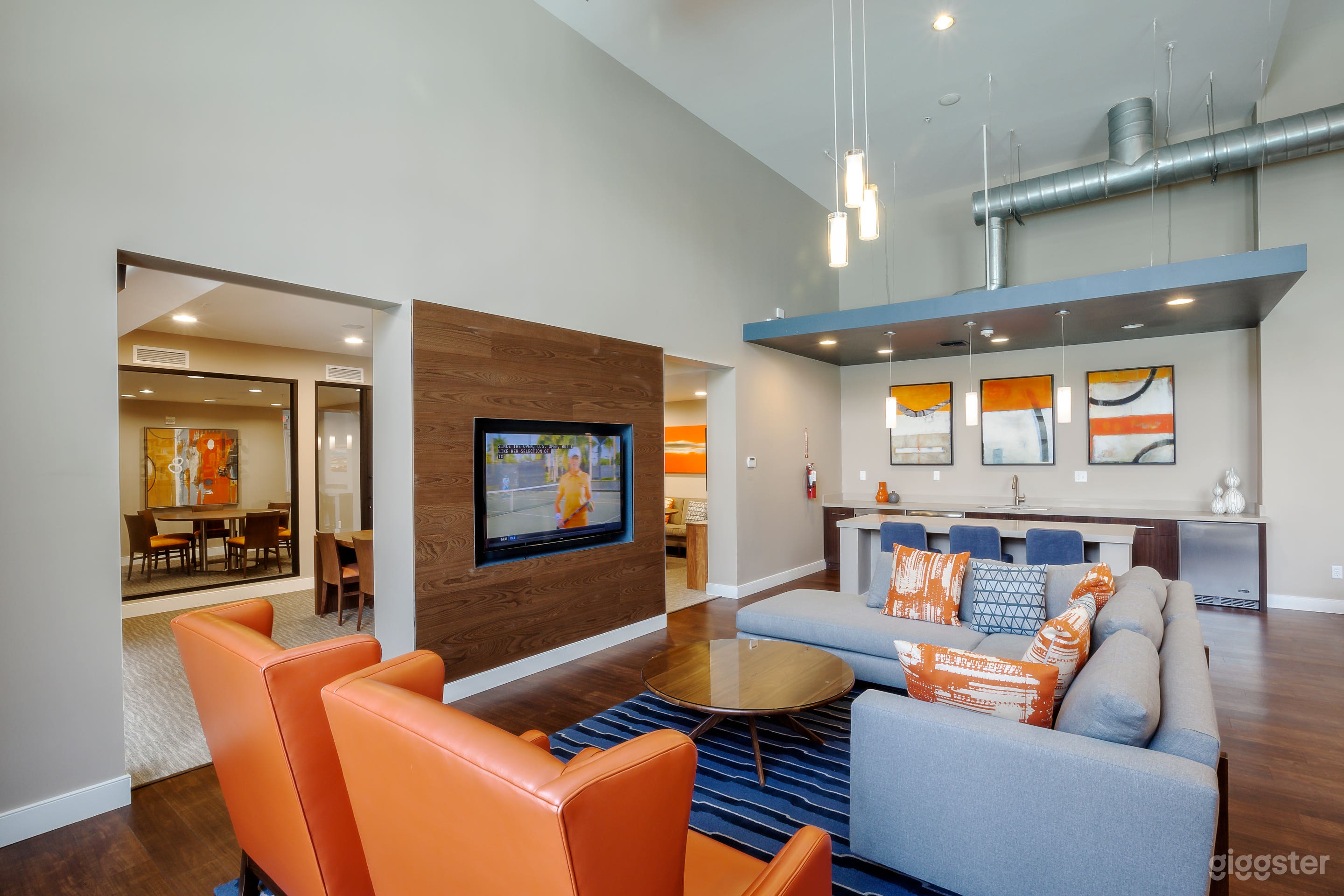 Spacious Clubhouse in the Heart of Downtown San Jose Photo 3