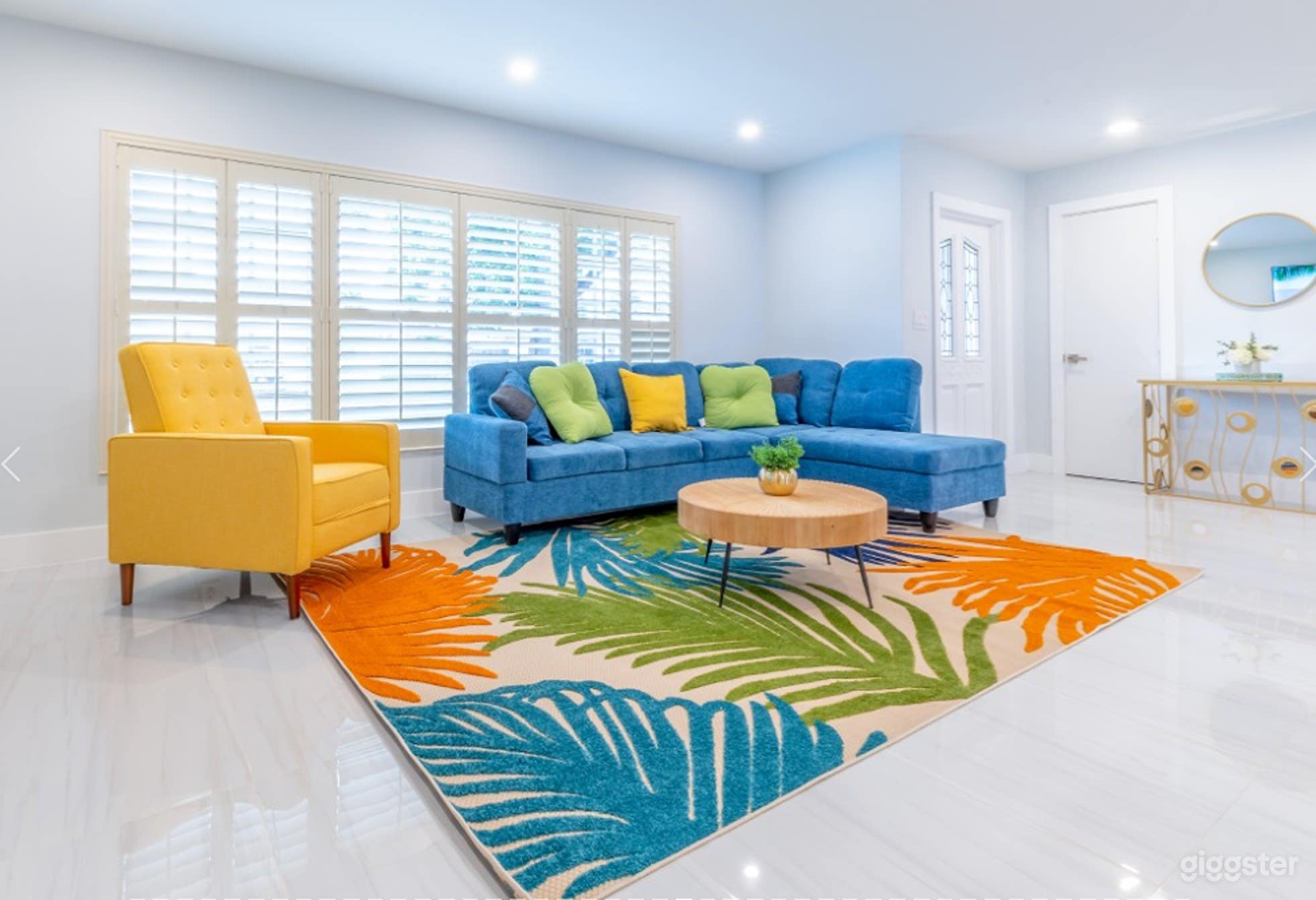 Modern 4BR Villa with Pool Near Casino Photo 3