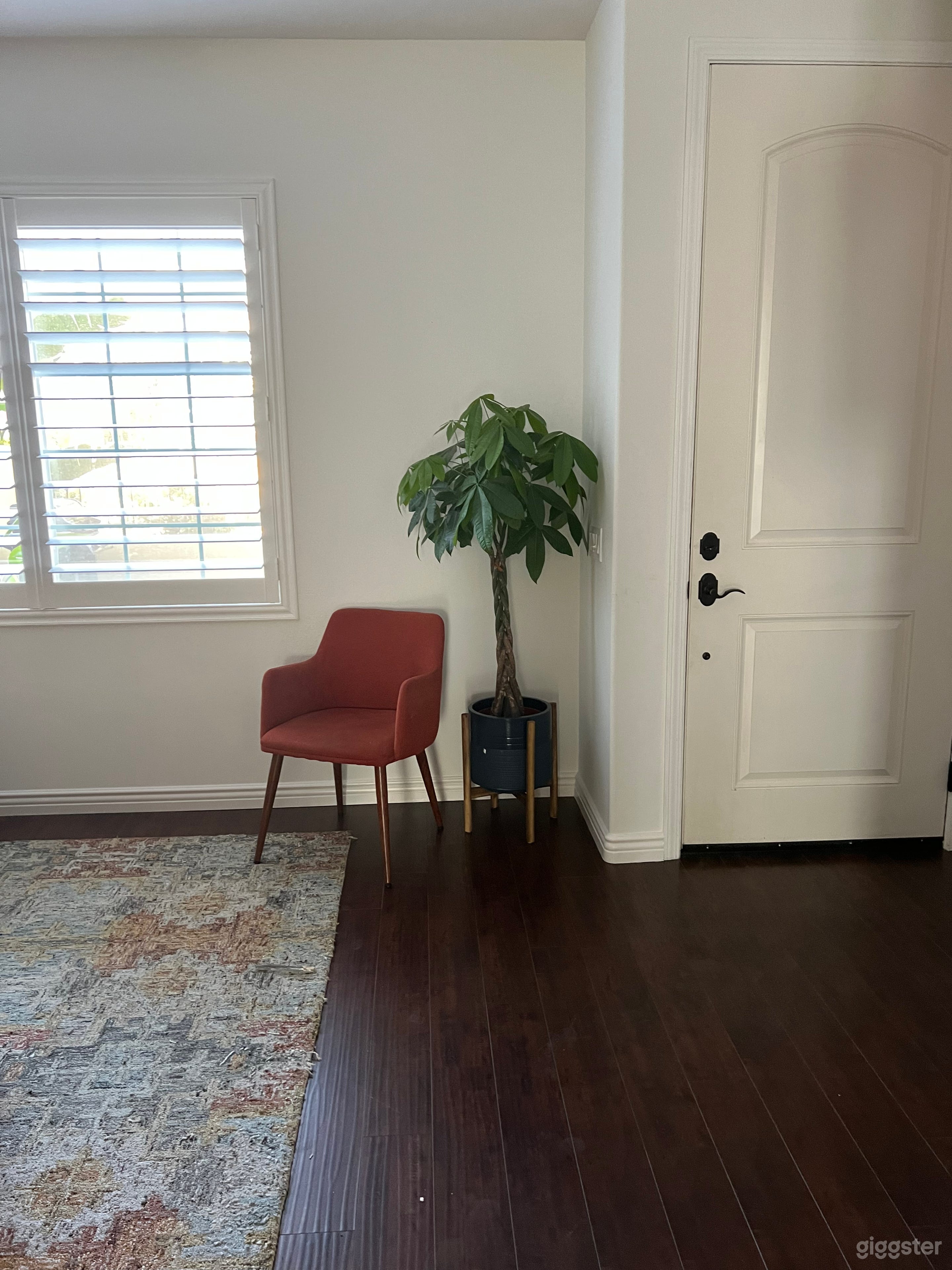 Stunning Hillside Retreat in Westlake Village Photo 4