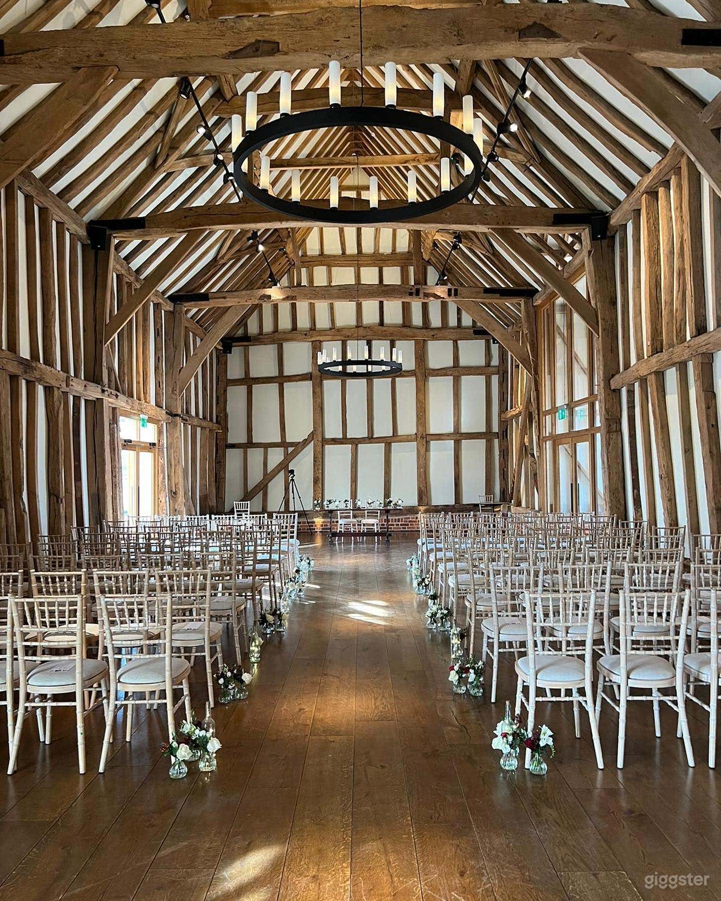 Elegant and Luxurious Traditionally Restored Tithe Barn Photo 2