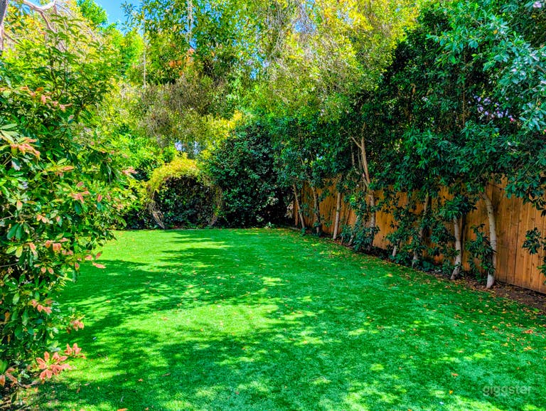  Large Mountain View Home with Stunning Backyard 