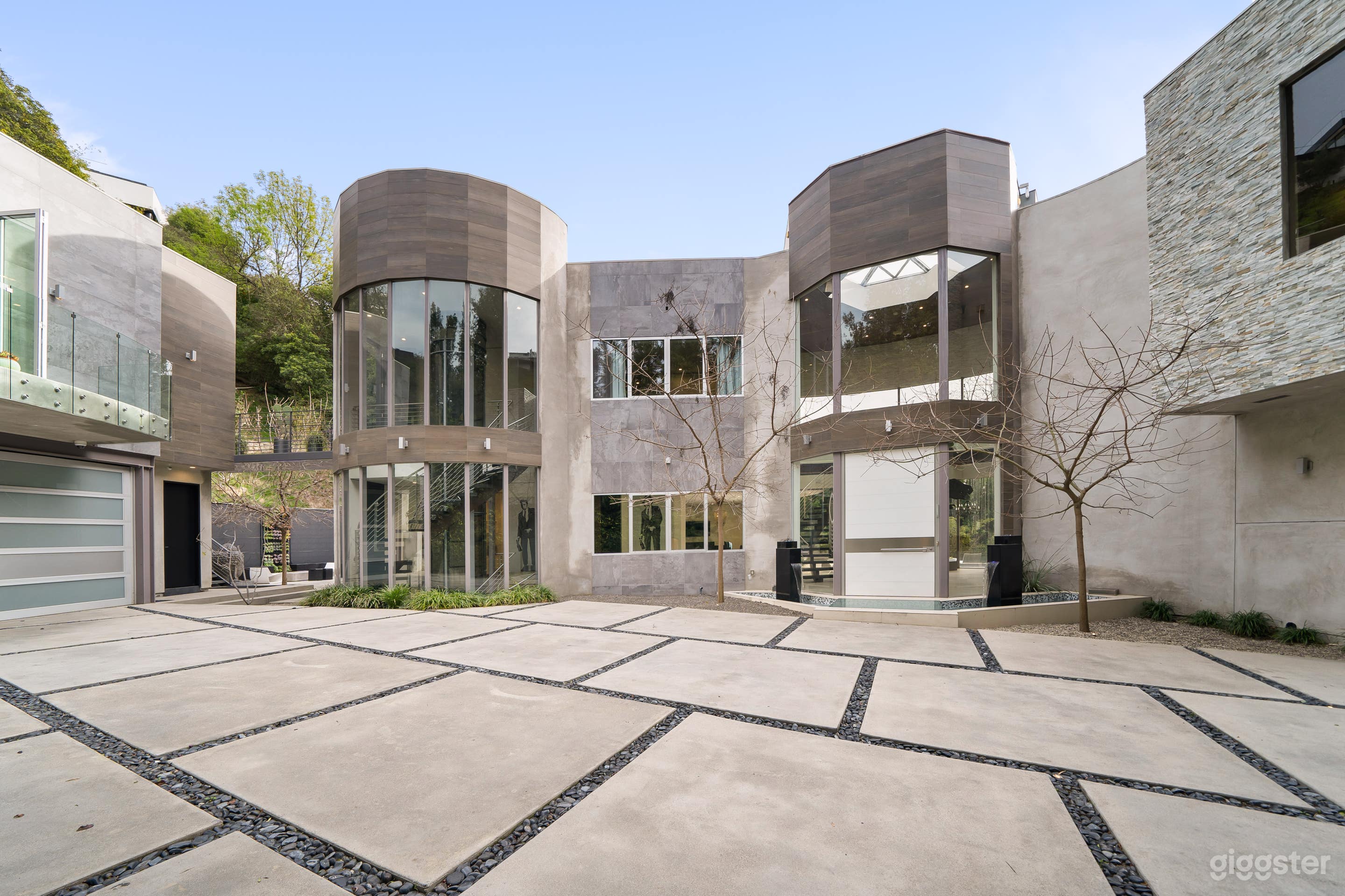 CHANTILY LACE: LUXE BEL AIR MANSION Photo 2