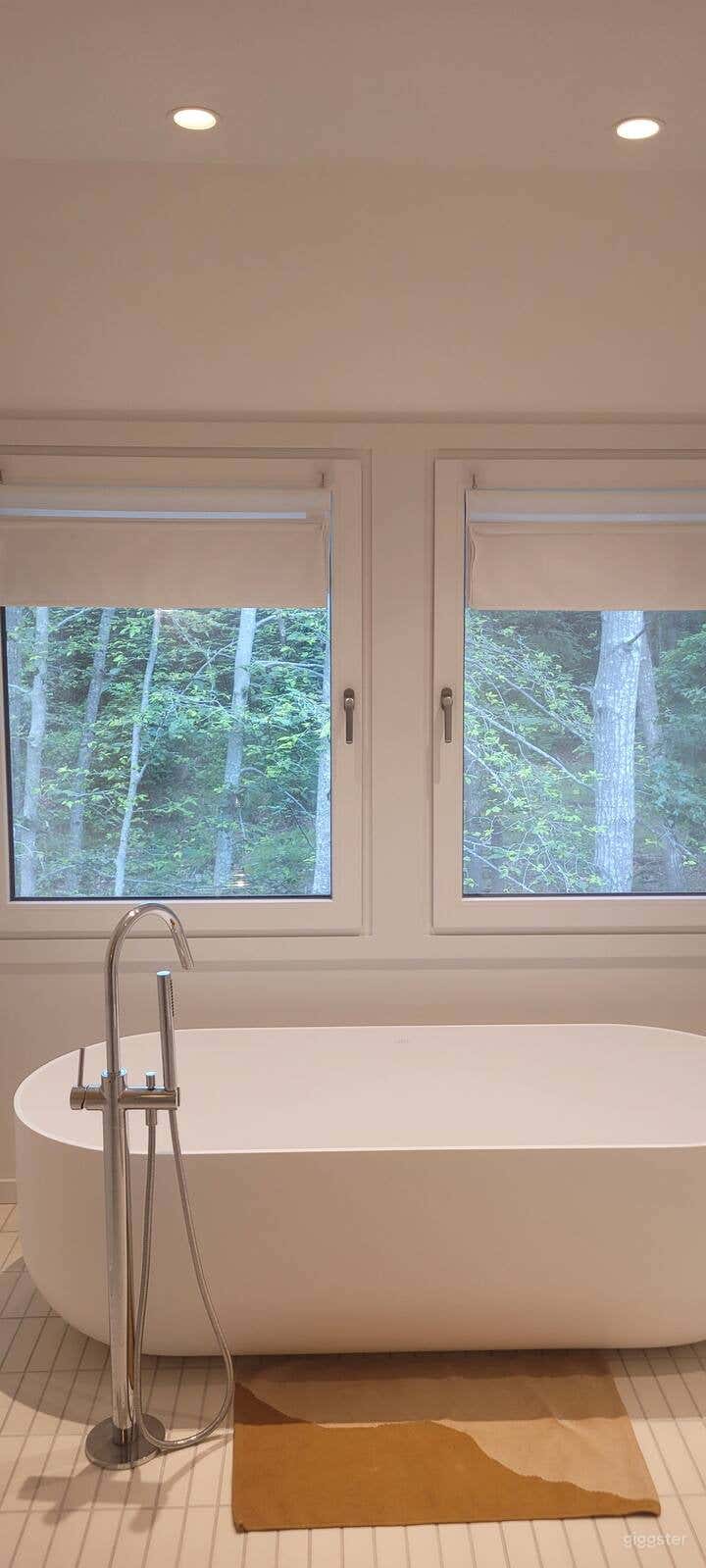 Modern, comfortable window filled home in Springs Photo 2