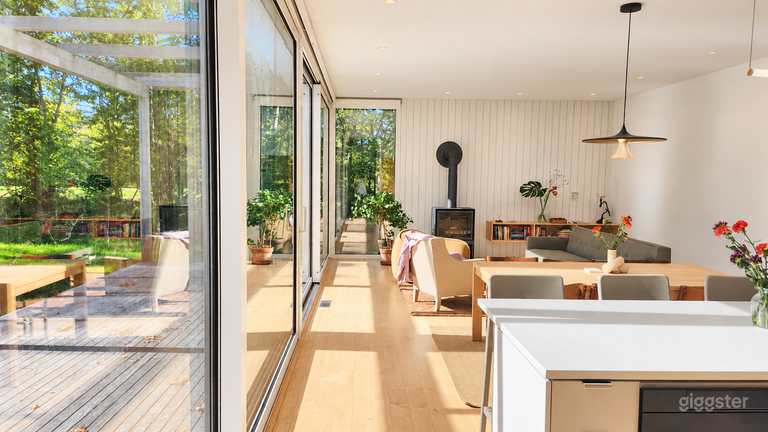 Modern, comfortable window filled home in Springs 