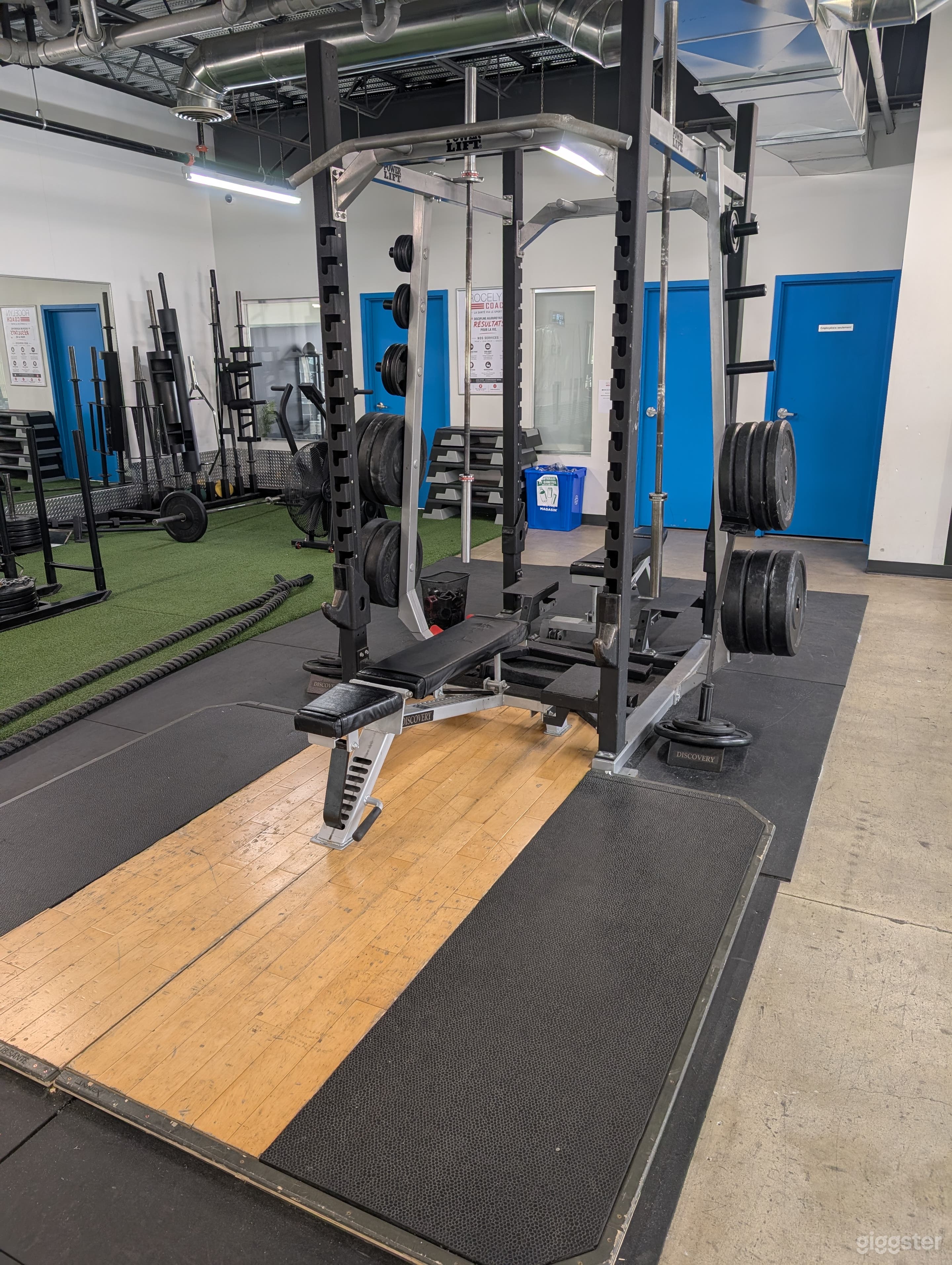 Sleek & Modern Fitness Studio (with Turf Field) Photo 4