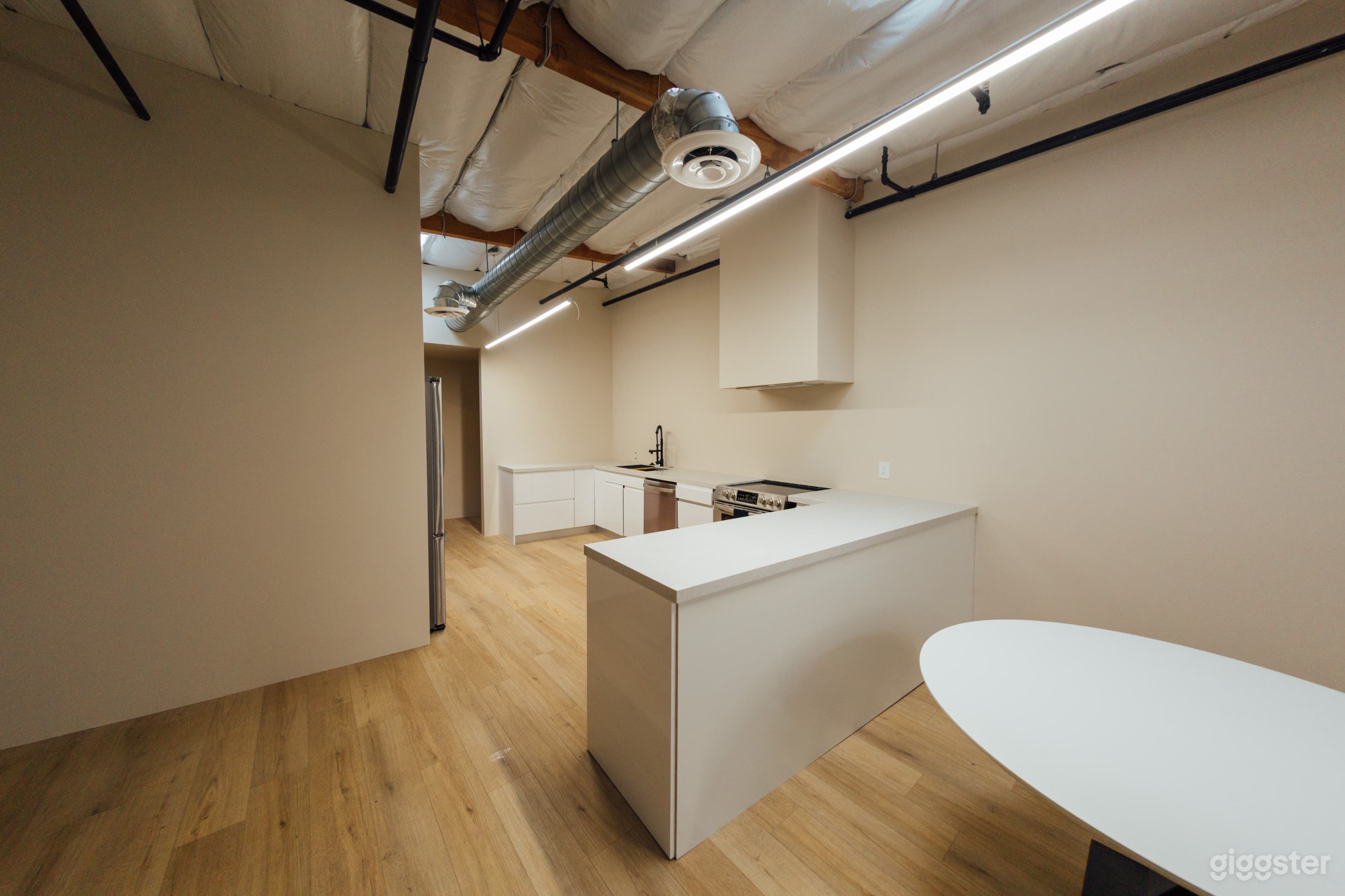 Loft for Fittings and Production Meetings near LAX Photo 3