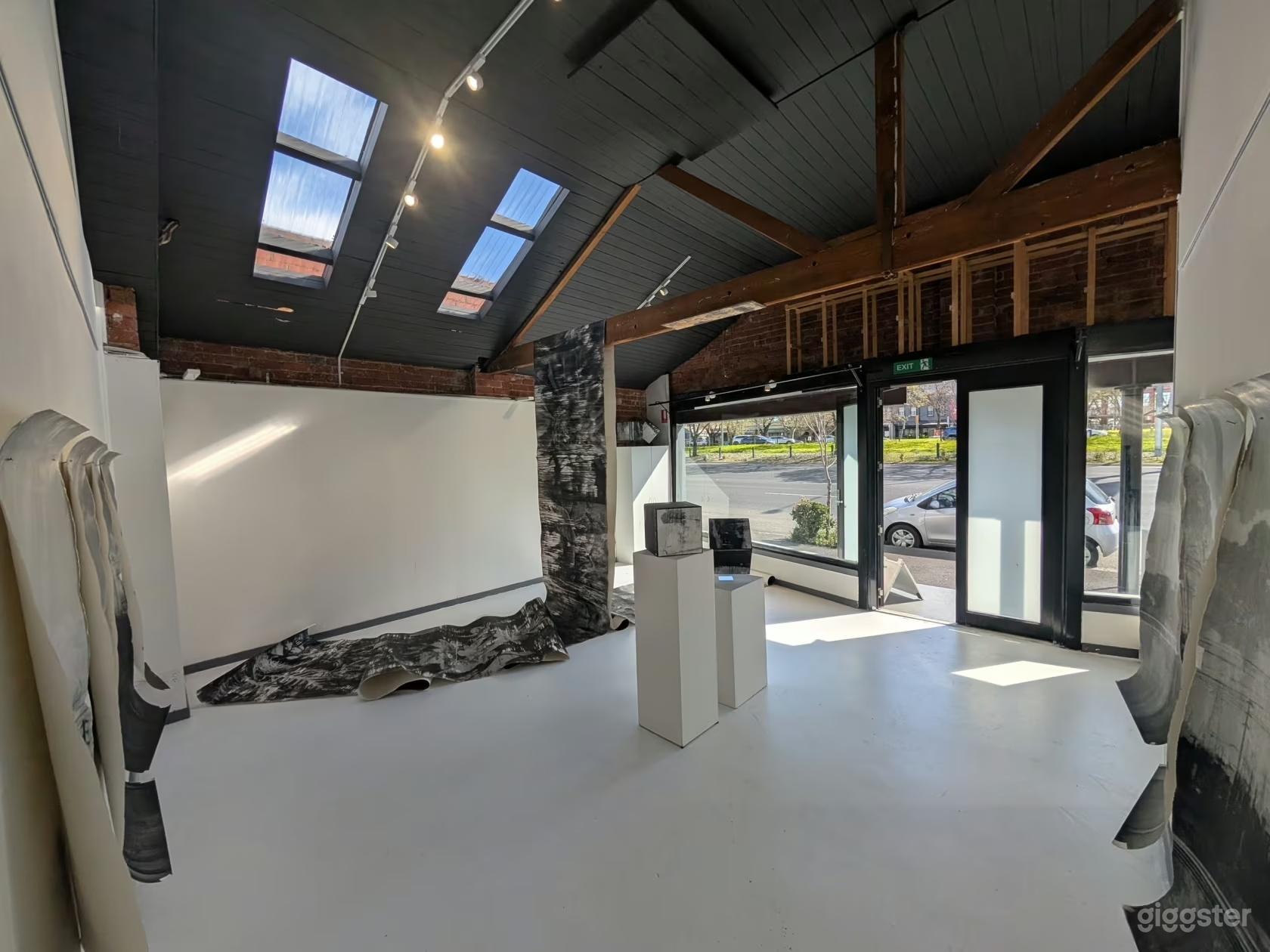 Event Space in a Gallery Photo 3