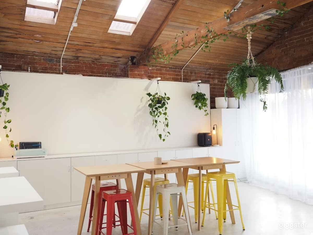 Event Space in a Gallery Photo 2