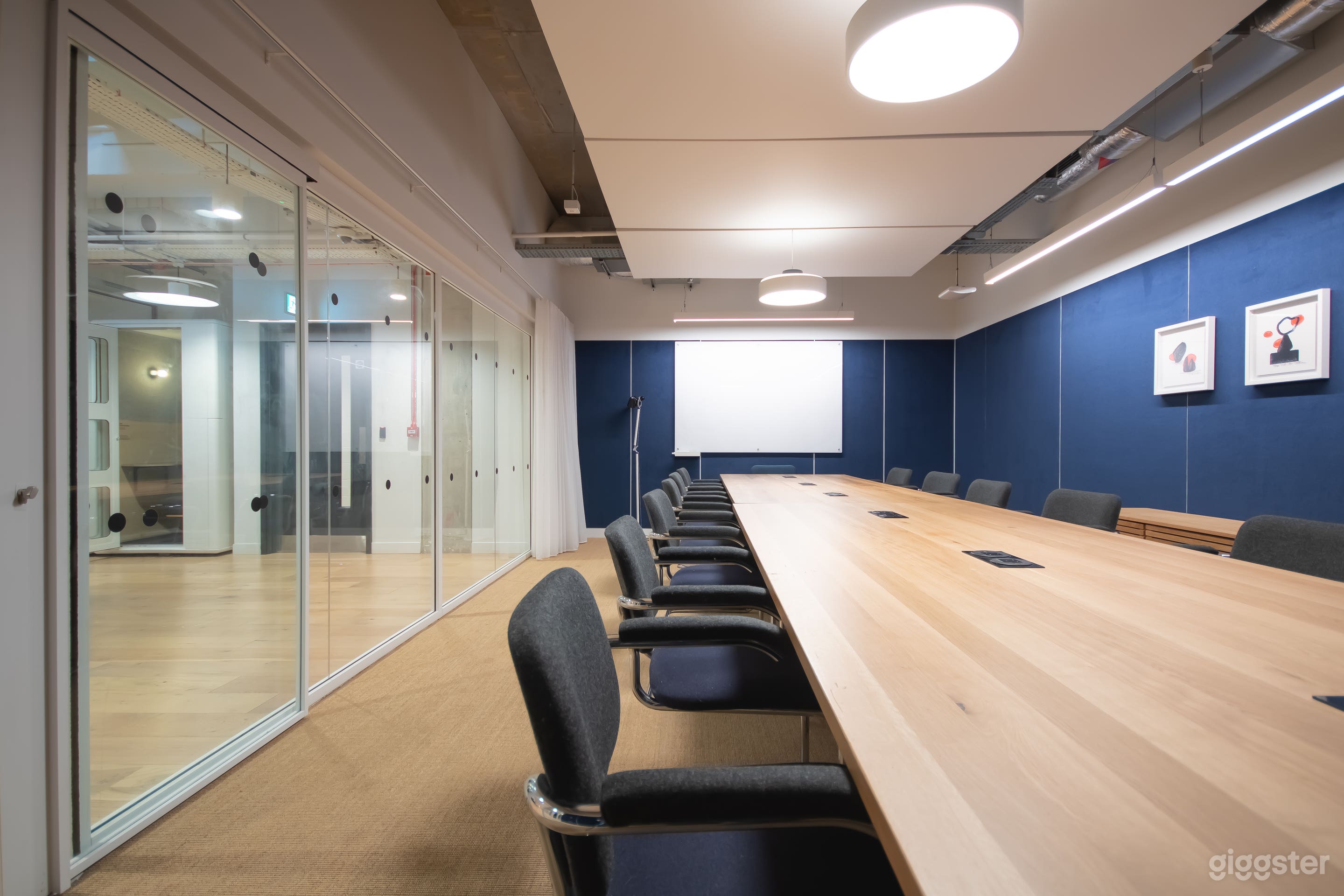 Meeting Room LGA Photo 1