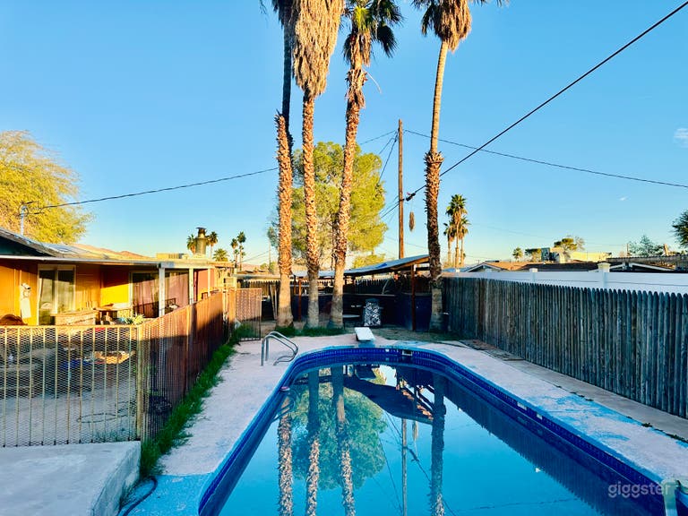  Unique, Cozy and Vibrant Colorful Farm House 6 min to Strip 