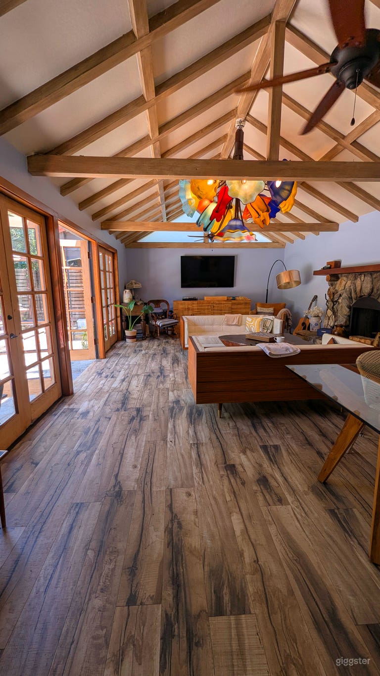  The main living room as seen from the kitchen 