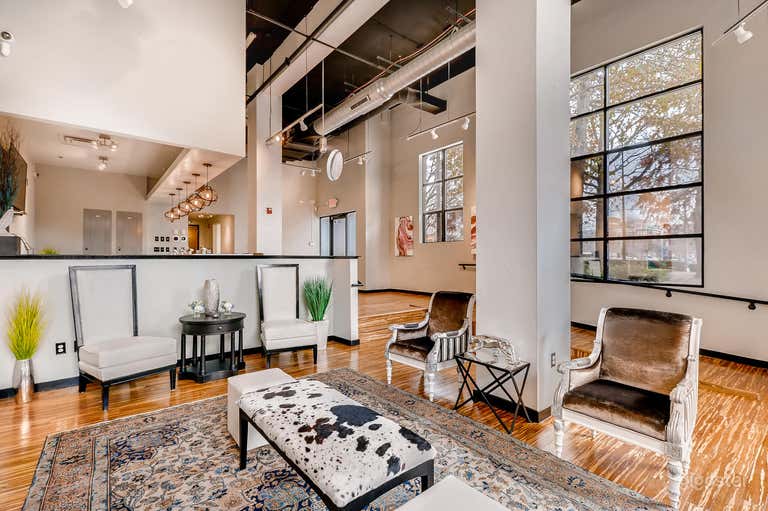  Elegant Hipster Uptown Venue 