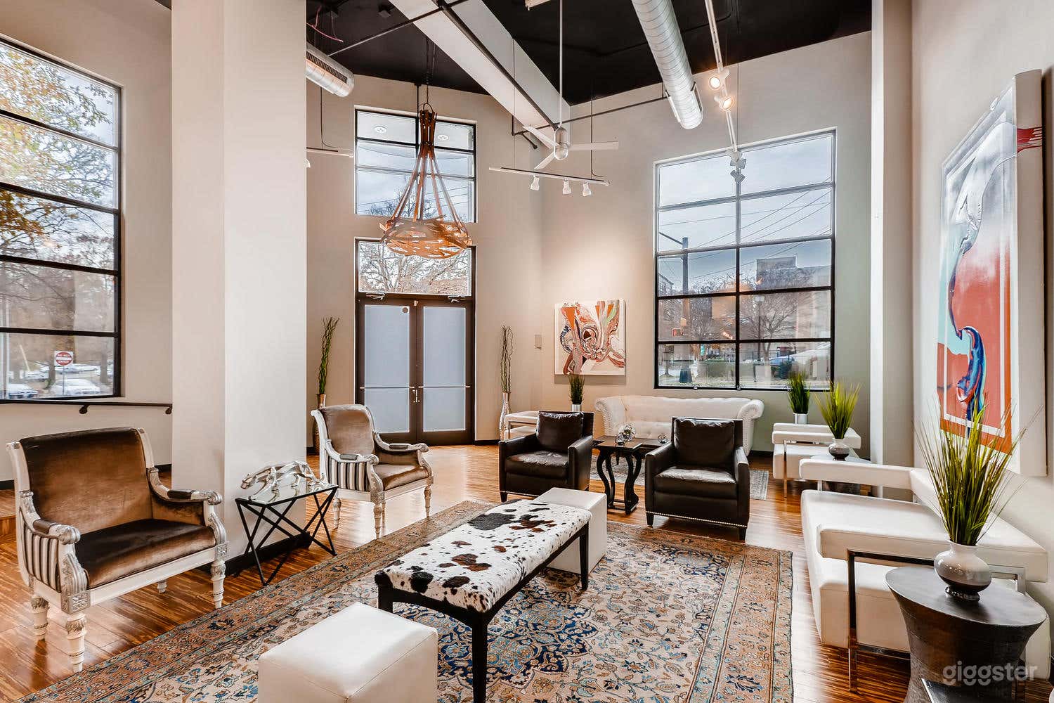 Elegant Hipster Uptown Venue Photo 1