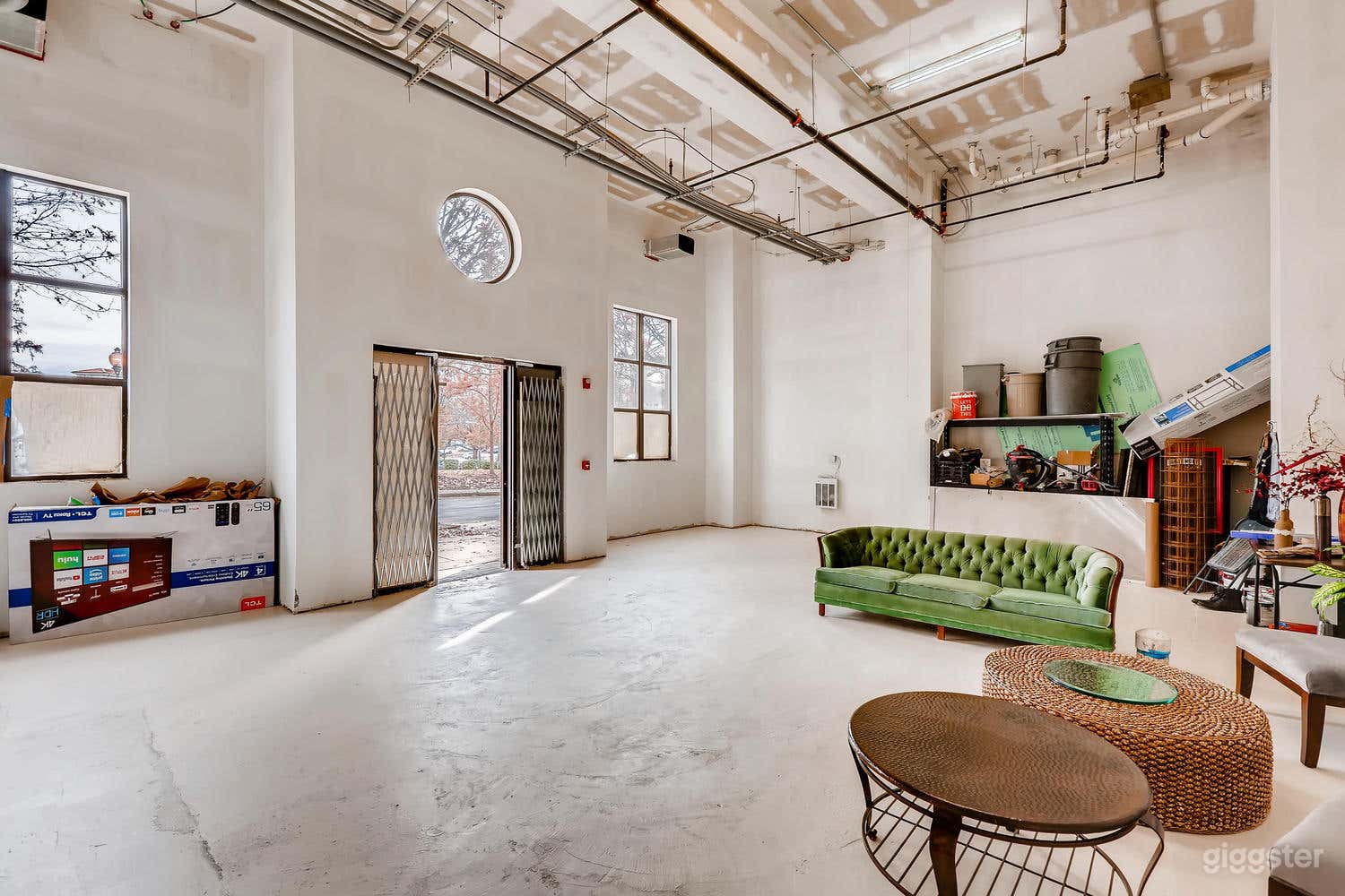 Elegant Hipster Uptown Venue Photo 4