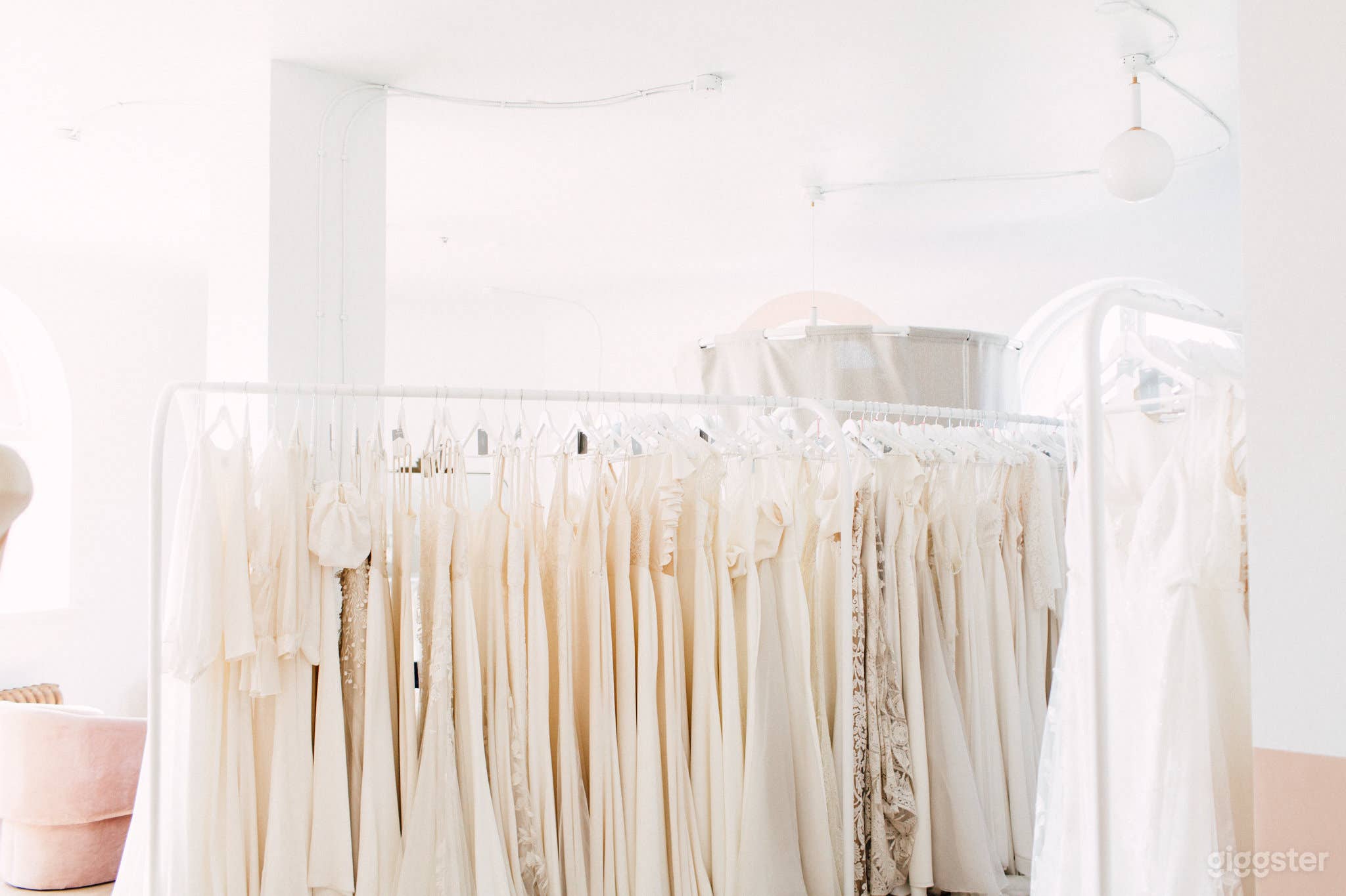 Charming Gastown Penthouse Perfect for Pop ups Photo 3