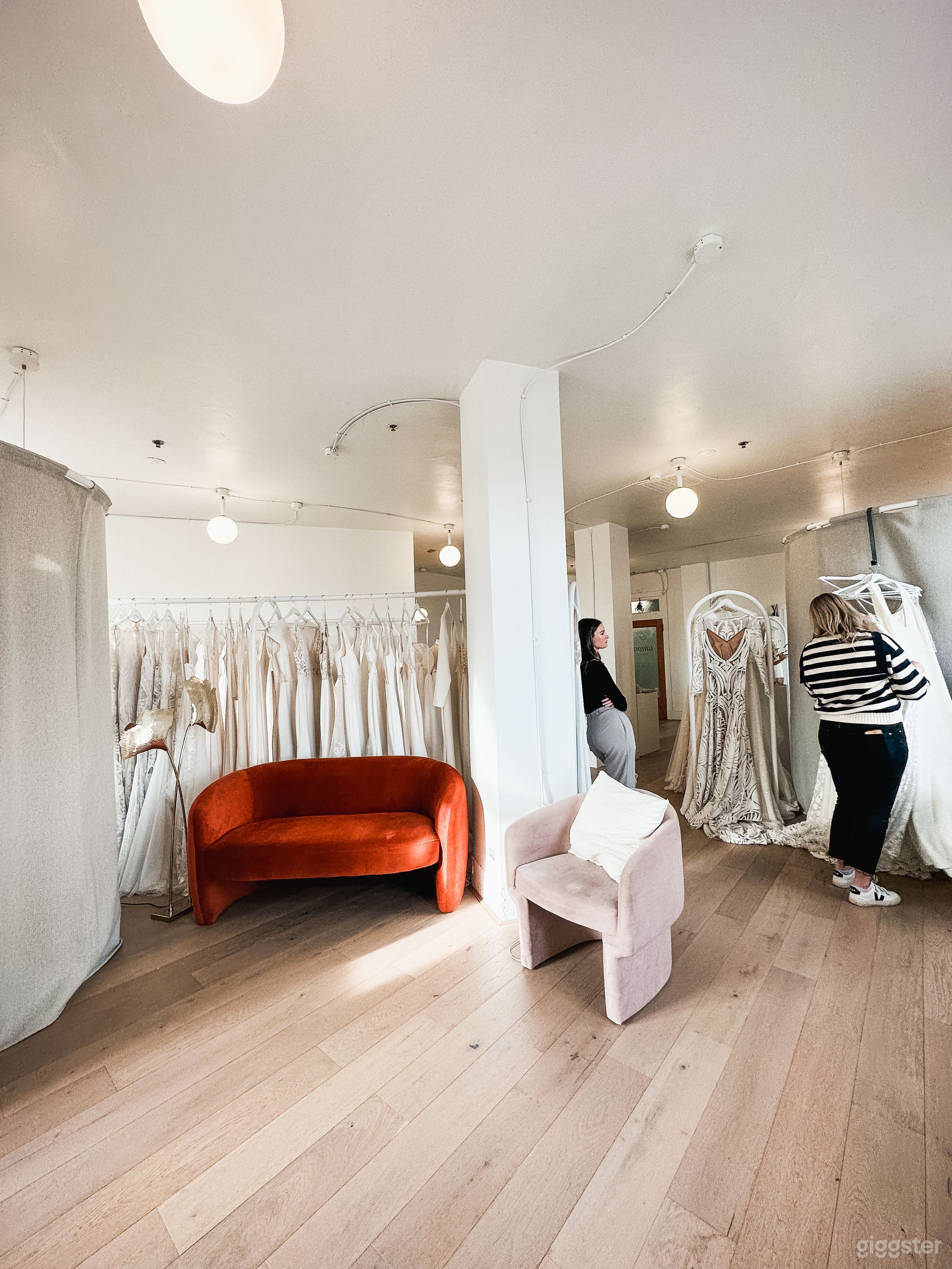 Charming Gastown Penthouse Perfect for Pop ups Photo 4