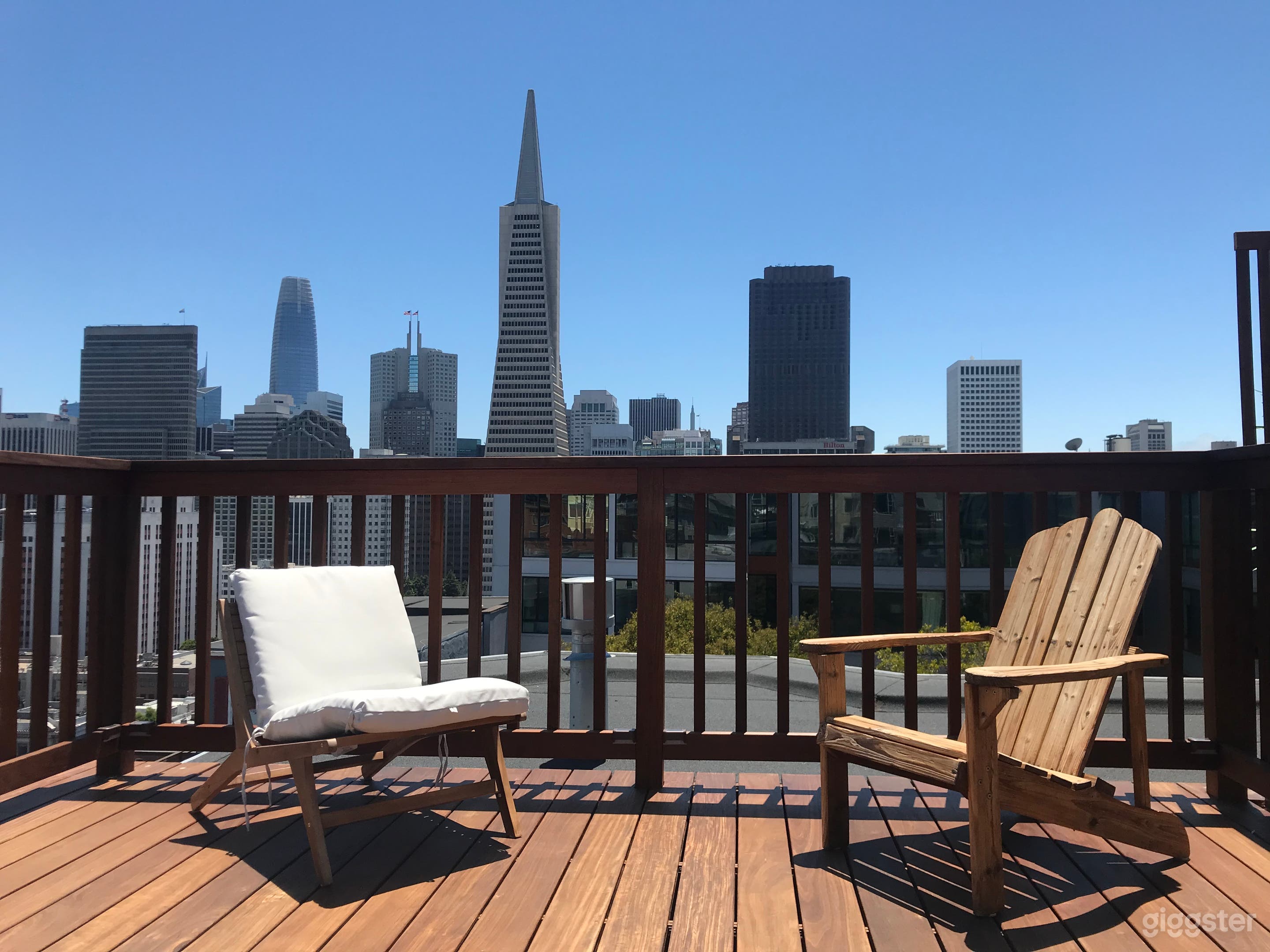 Stunning House w/ Roof Deck facing City &amp; Bay View Photo 2