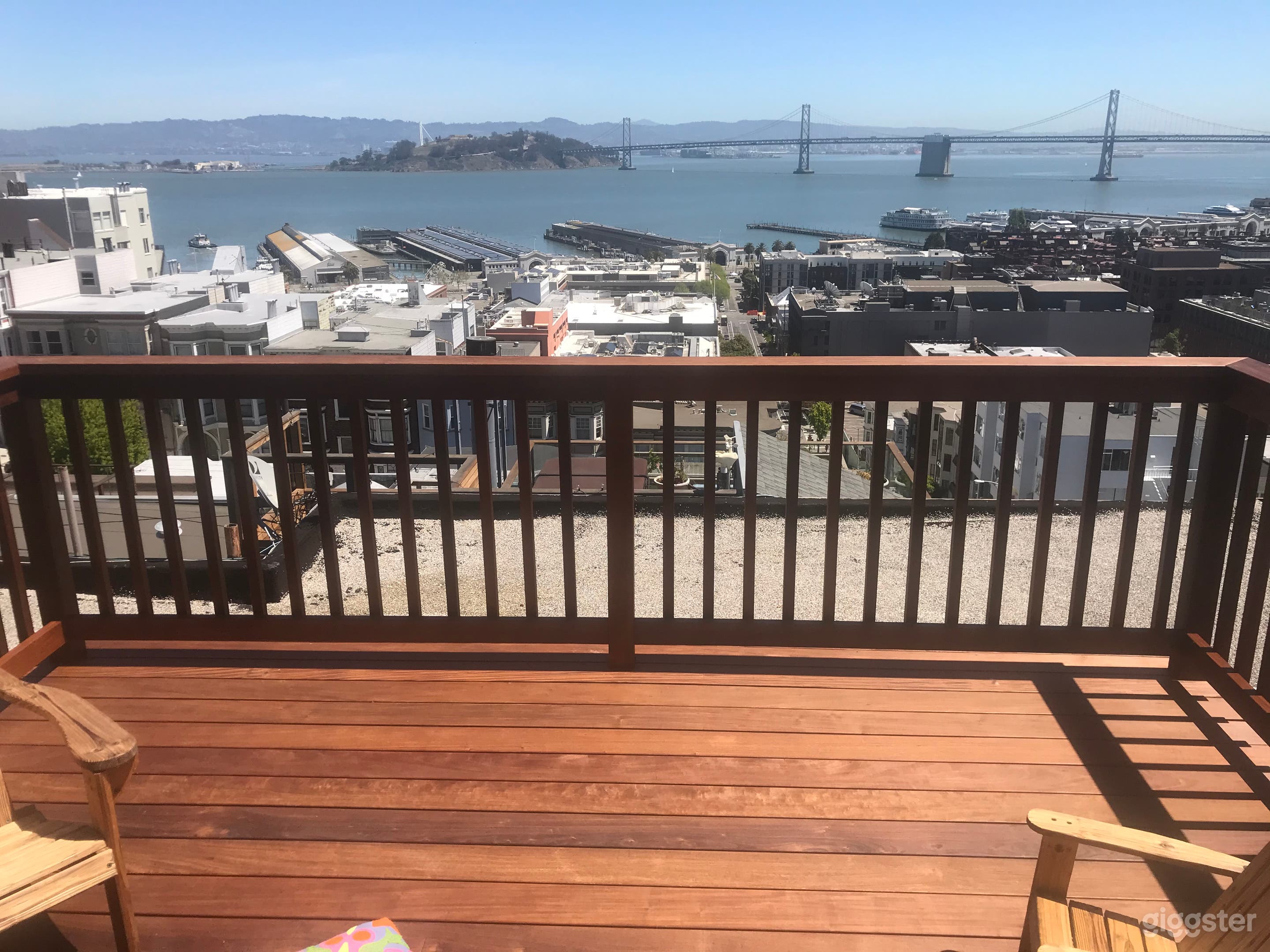 Stunning House w/ Roof Deck facing City &amp; Bay View Photo 4