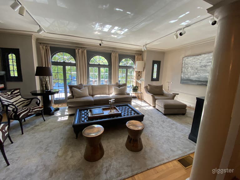  Designer Flat with Heated Floors & Private Backyard 