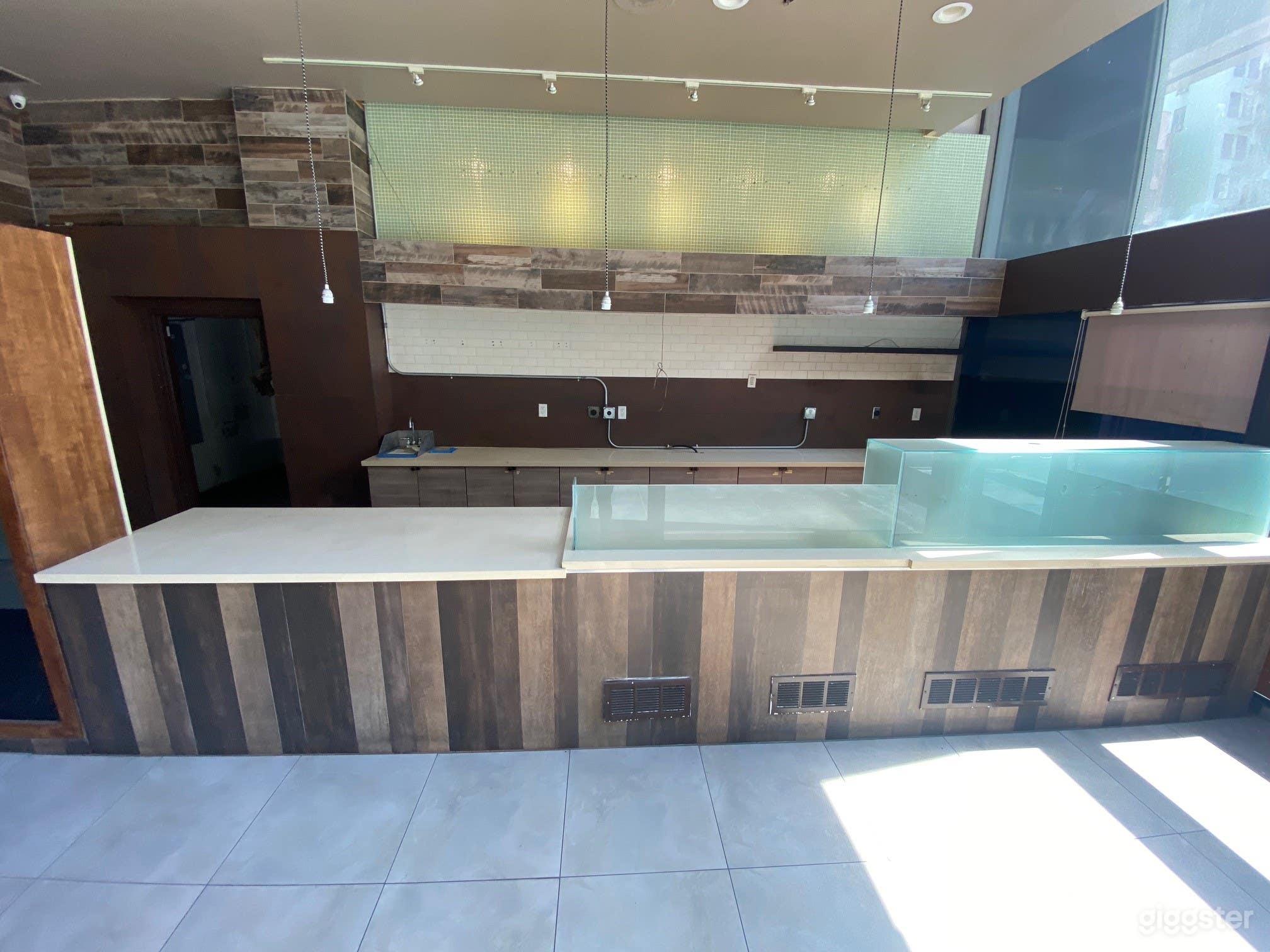 Versatile Modern Cafe w/Outdoor Seating Photo 4