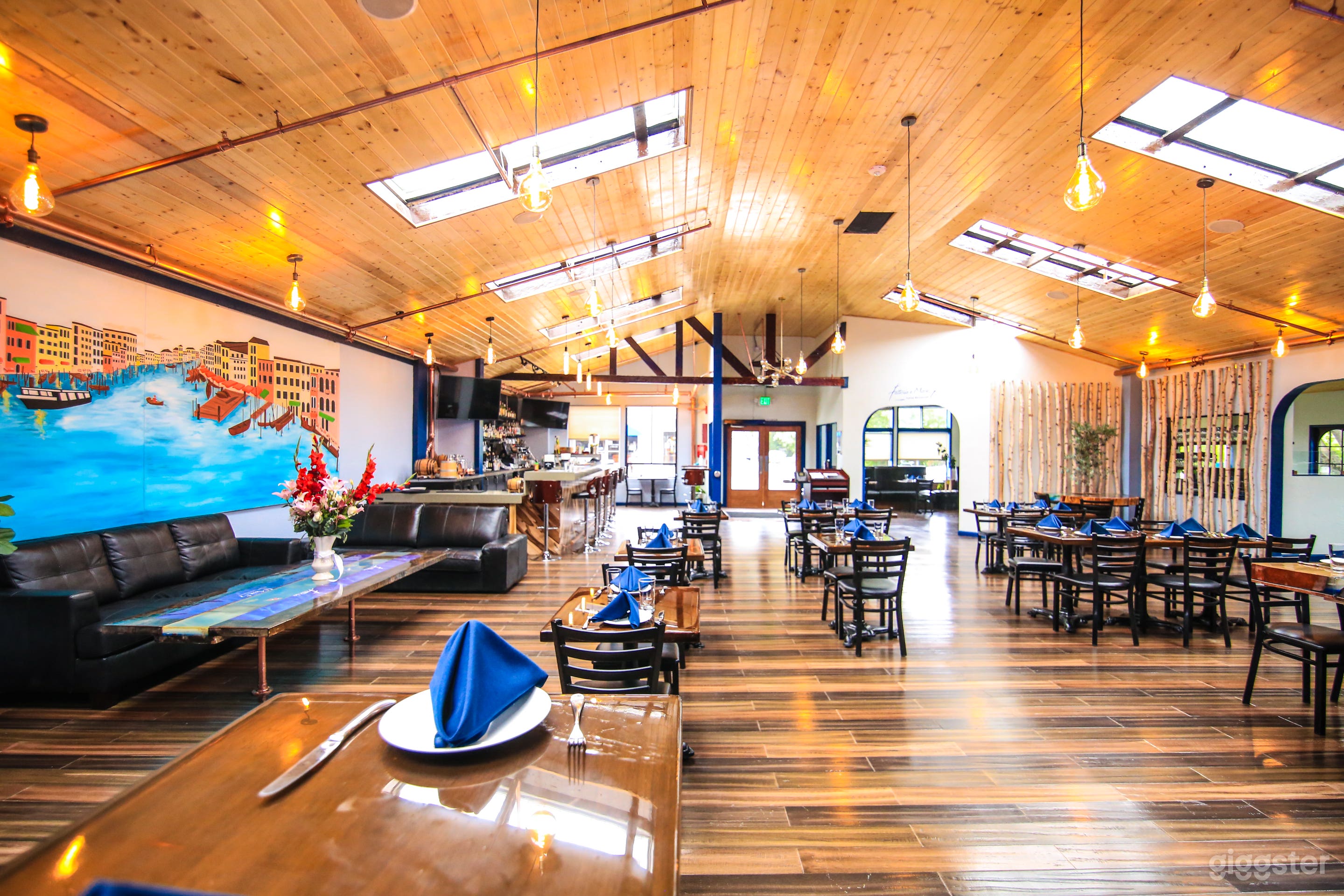 Main Dining Room - 70 people