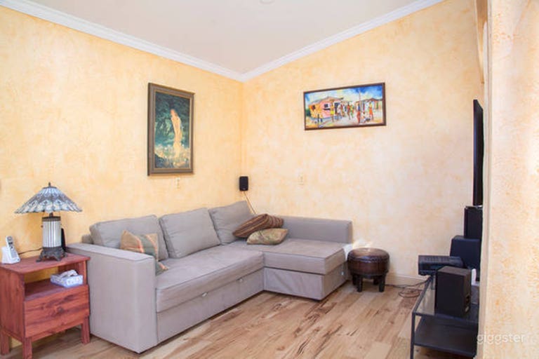  Cute cottage behind main house 