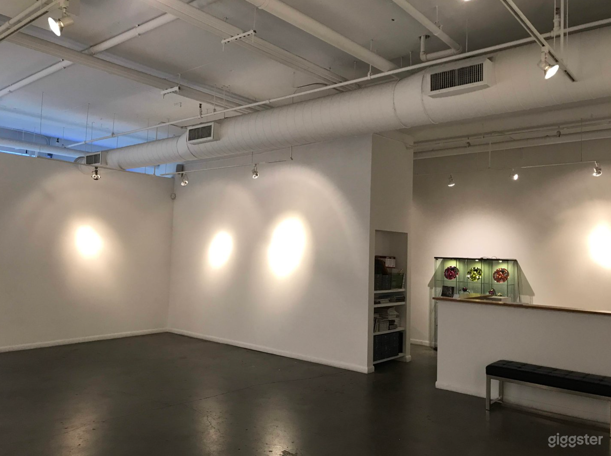 Gallery Under the High Line Photo 4