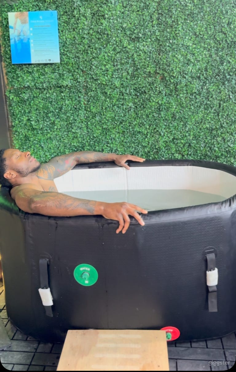  Indoor , private warehouse gym, perfect lighting 