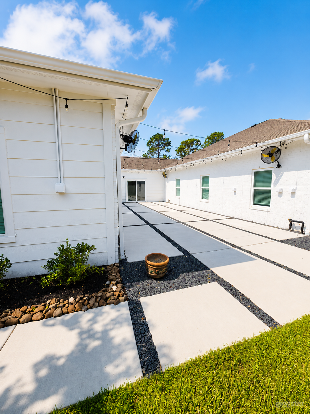 Private Outdoor Courtyard Event Space in Katy Photo 4
