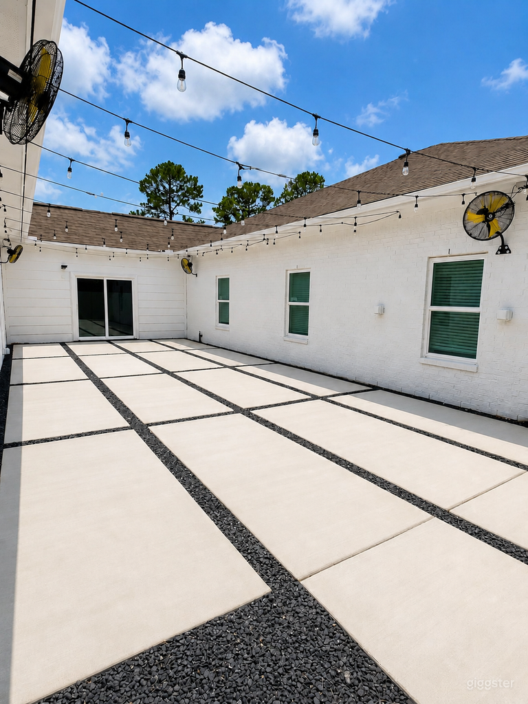  Private Outdoor Courtyard Event Space in Katy 