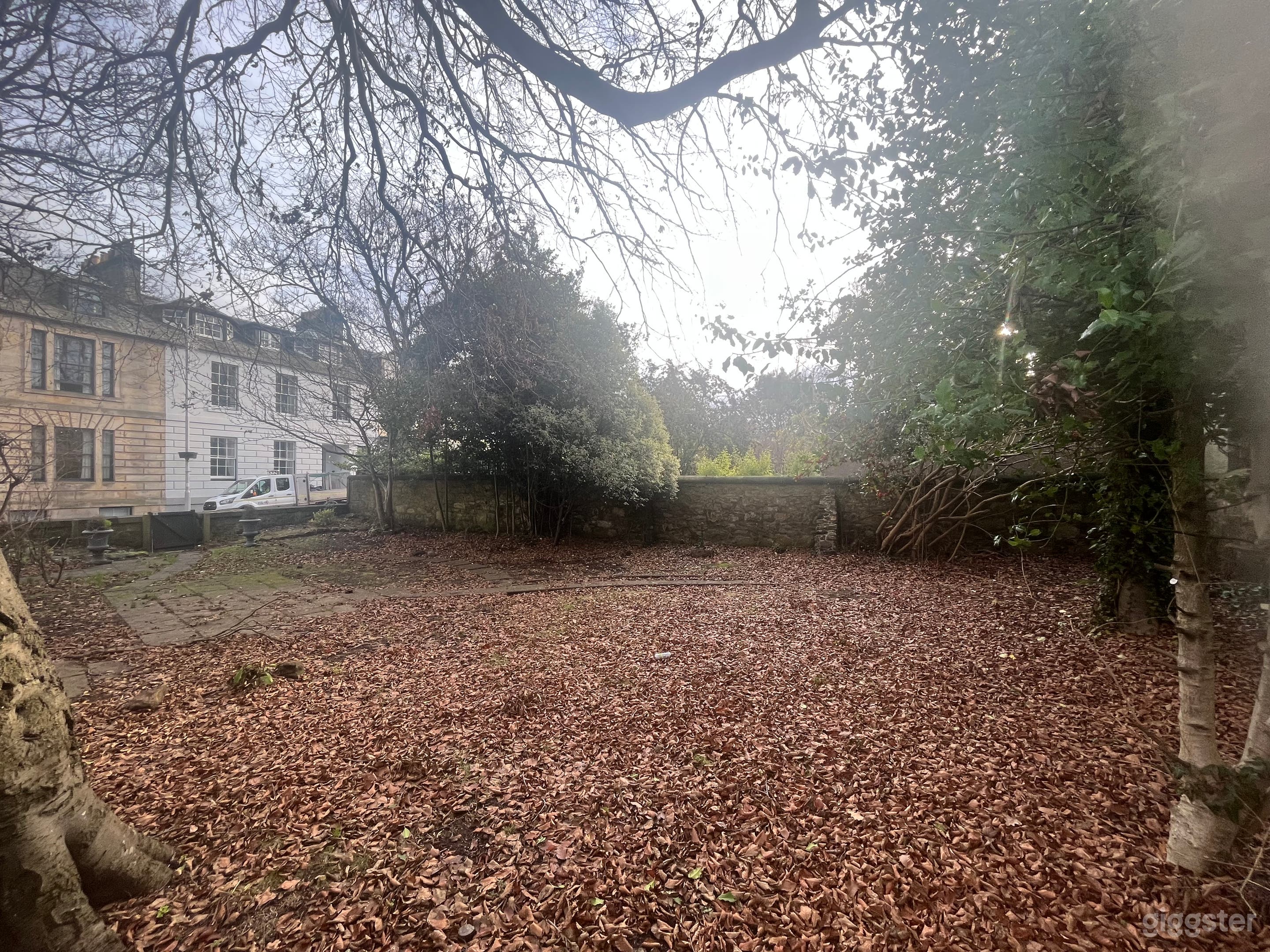 Charming Coffee Garden with Unique Horsebox Kiosk Photo 3